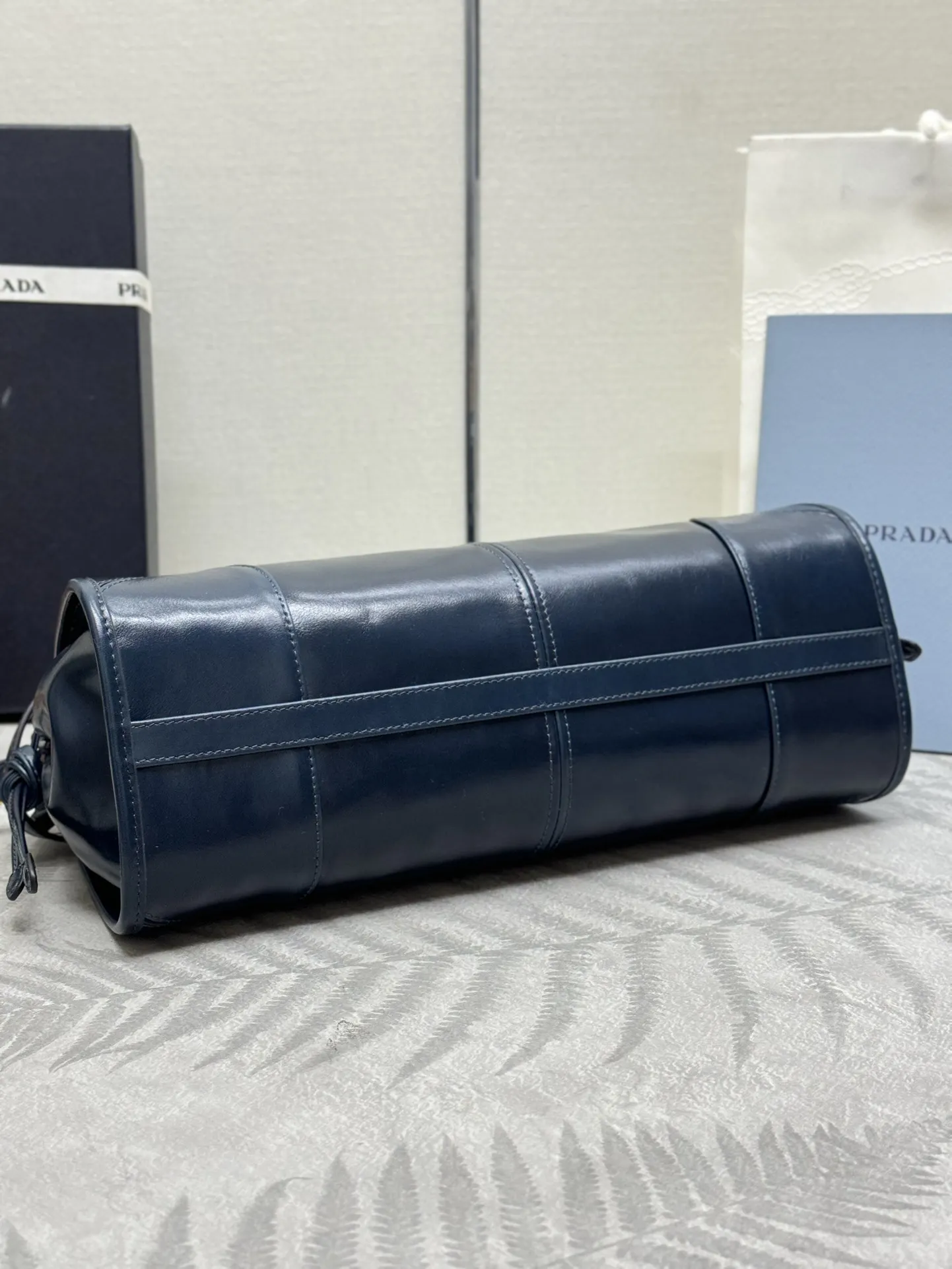 Soft Lux Oiled Leather Top-Handle Bag D105011357 — view 4