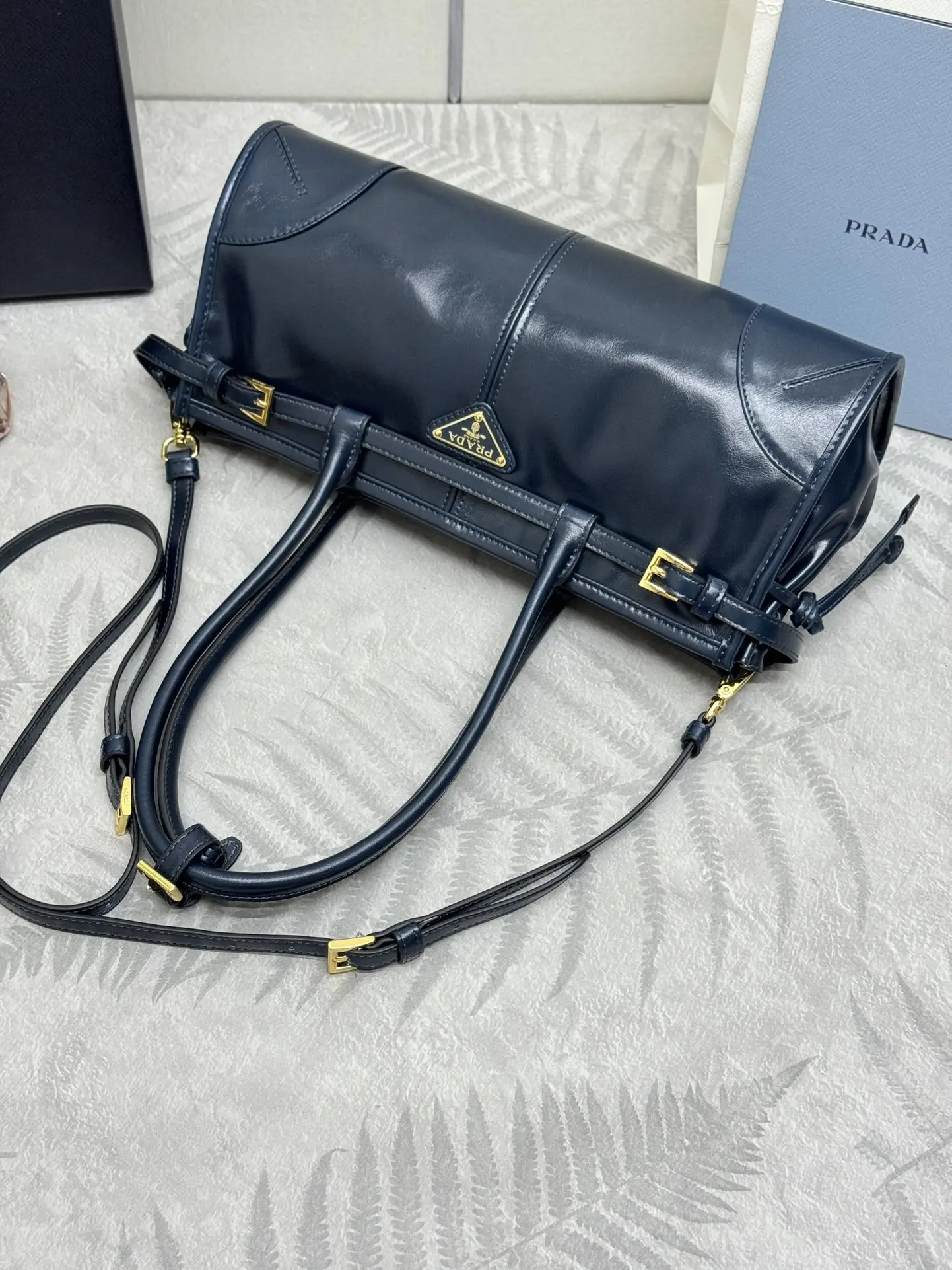 Soft Lux Oiled Leather Top-Handle Bag D105011357 — view 5