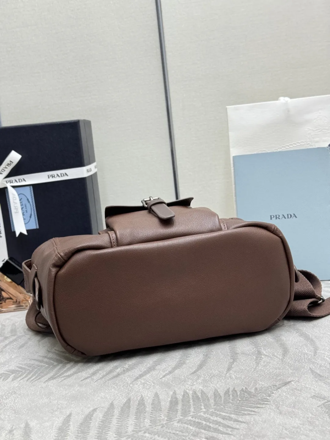 Prada Route Leather Tote Bag D109011362 — view 5