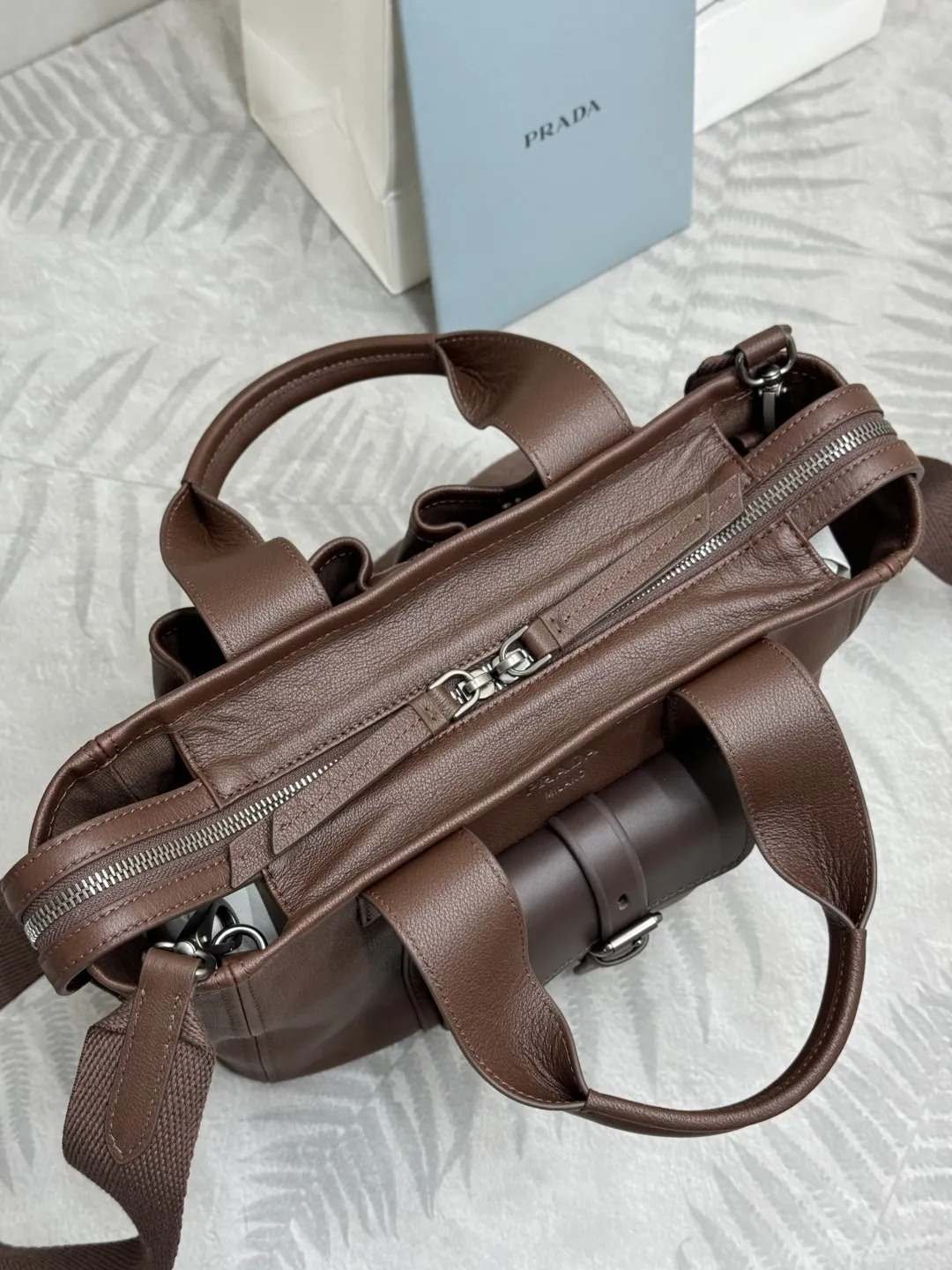 Prada Route Leather Tote Bag D109011362 — view 7