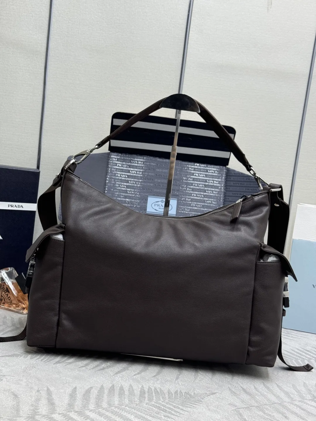 Explore Hobo Bag in Calf Leather D116011365 — view 2