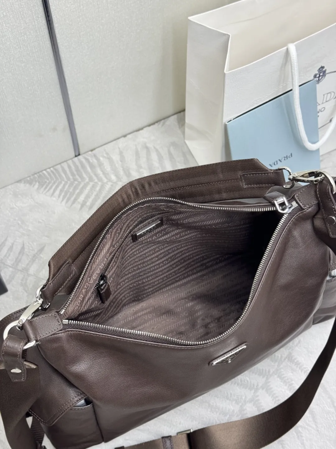 Explore Hobo Bag in Calf Leather D116011365 — view 8