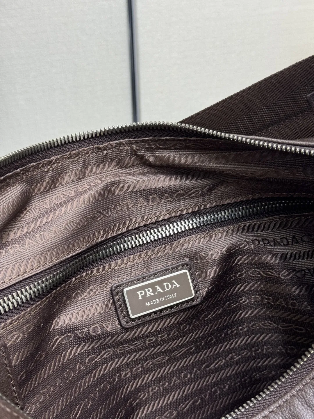 Explore Hobo Bag in Calf Leather D116011365 — view 9