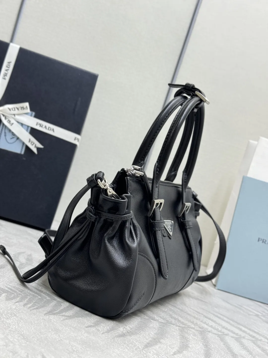 Small Vintage Leather Tote Bag 1BA499 D101011371 — view 4