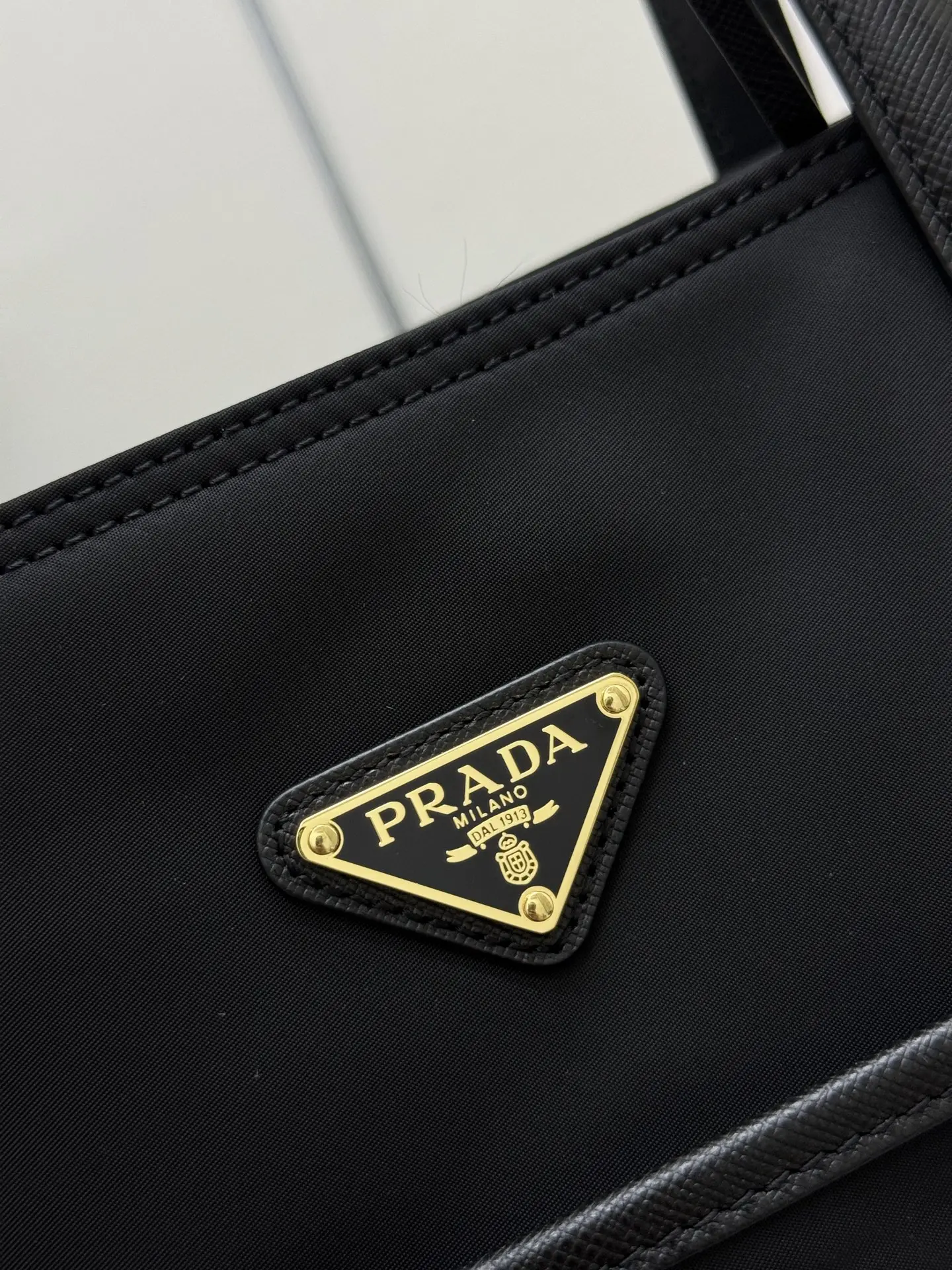Re-Edition Nylon Tote Bag D67011373 — view 5