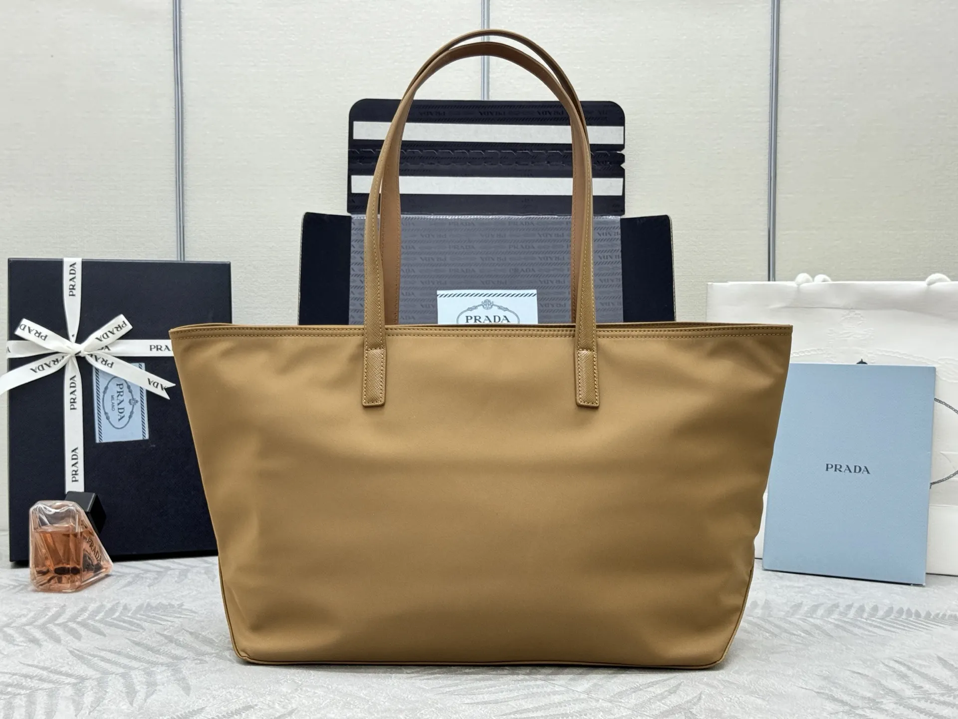Prada Re-Edition Nylon Tote Bag D67011374 — view 3