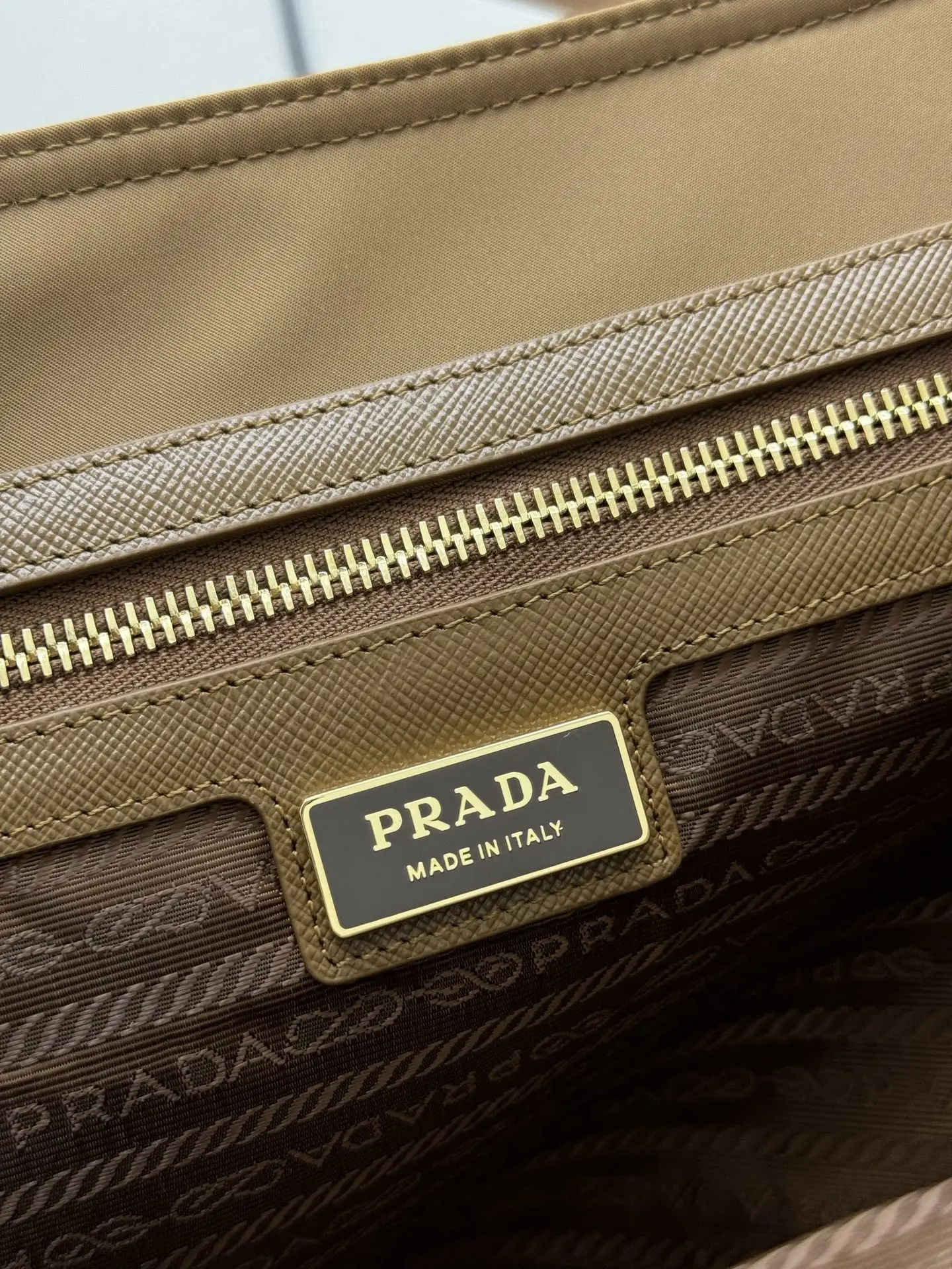 Prada Re-Edition Nylon Tote Bag D67011374 — view 9