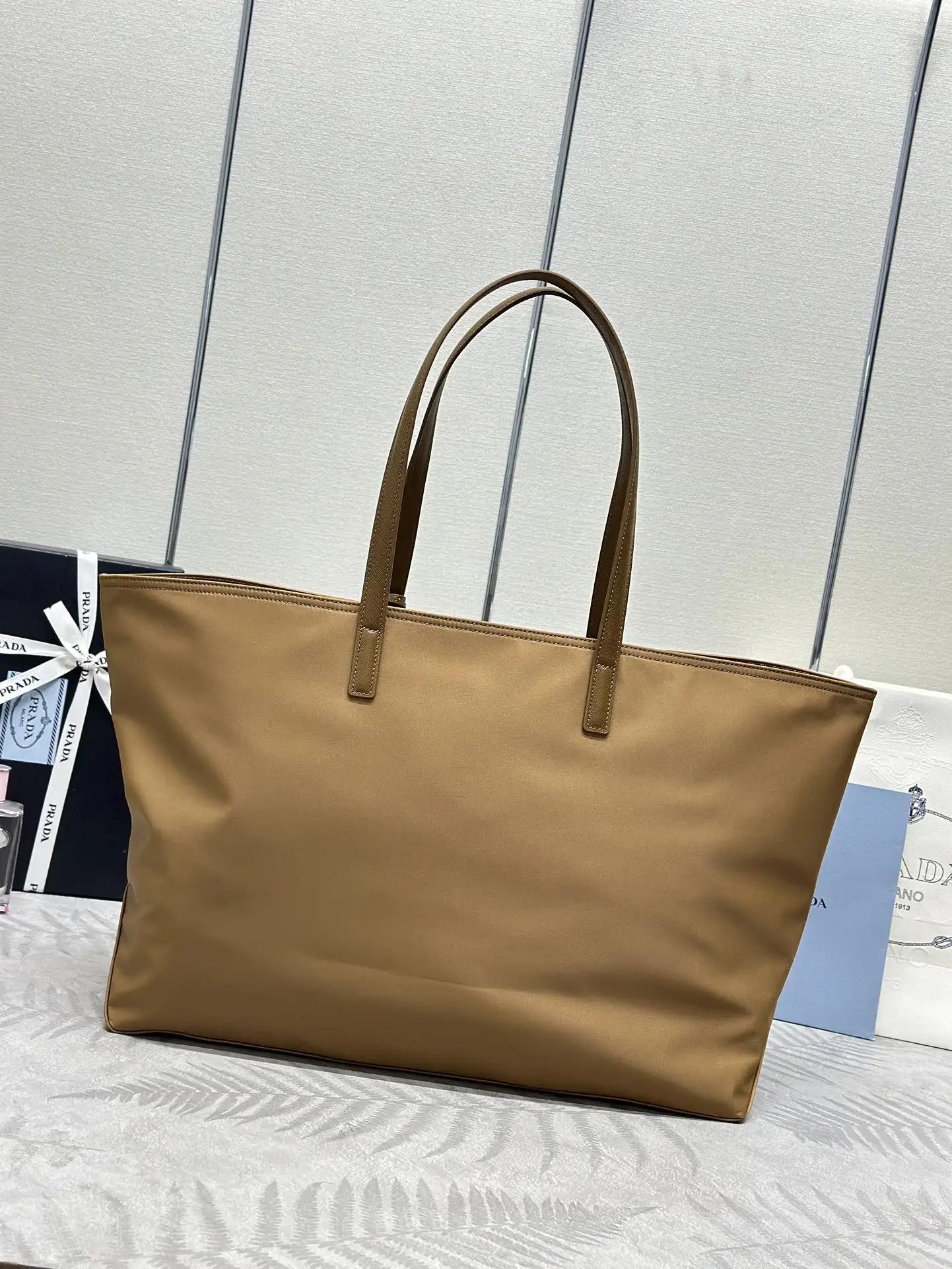 Nylon Large Tote Bag 1BG527 D69011375 — view 2