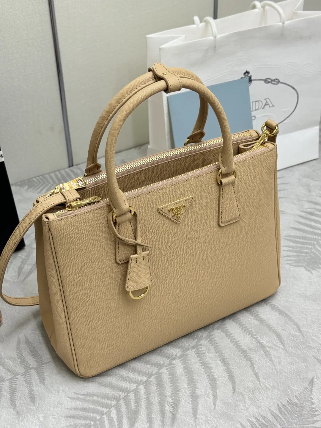 Saffiano Leather Double Handle Tote Bag D104011380 — view 3