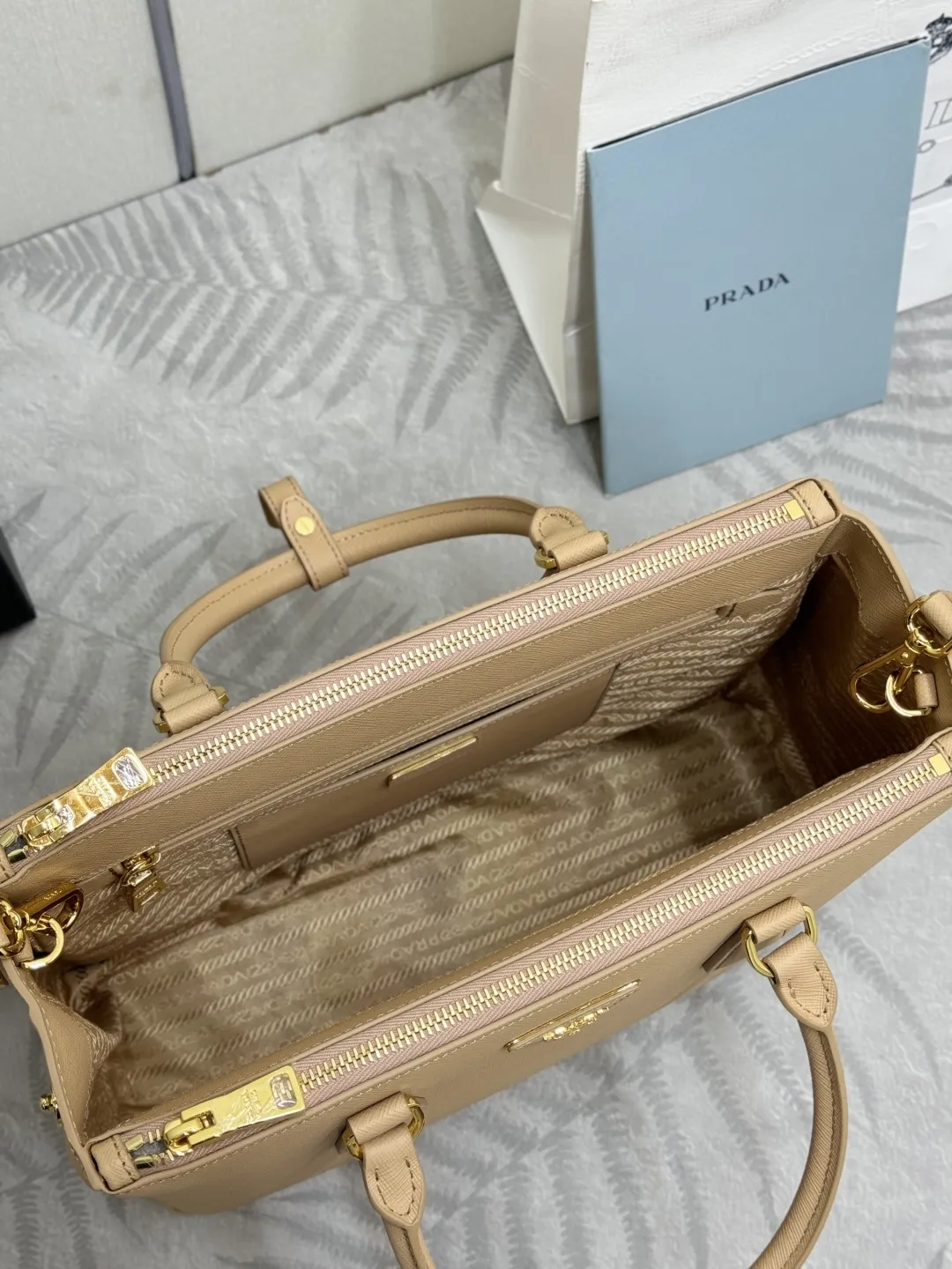 Saffiano Leather Double Handle Tote Bag D104011380 — view 7