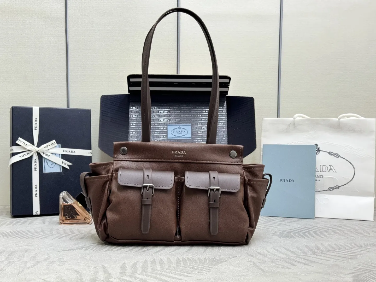Prada 1BG645 Leather Tote Bag D114011382