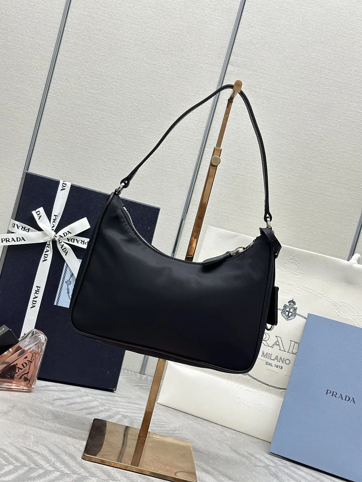 Prada Re-Edition 2005 Nylon Shoulder Bag D57011394 — view 2