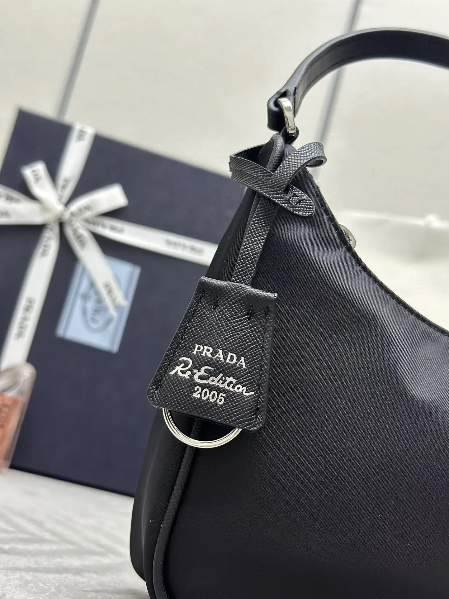 Prada Re-Edition 2005 Nylon Shoulder Bag D57011394 — view 6
