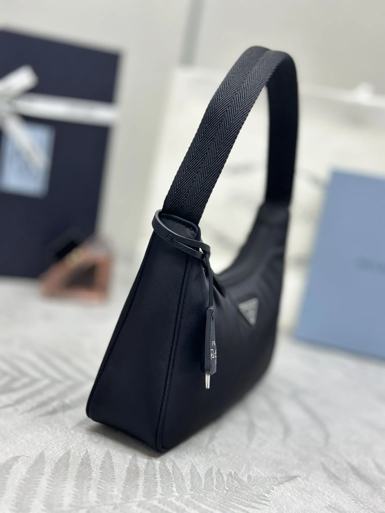 Prada Re-Edition 2000 Nylon Shoulder Bag D54011396 — view 3