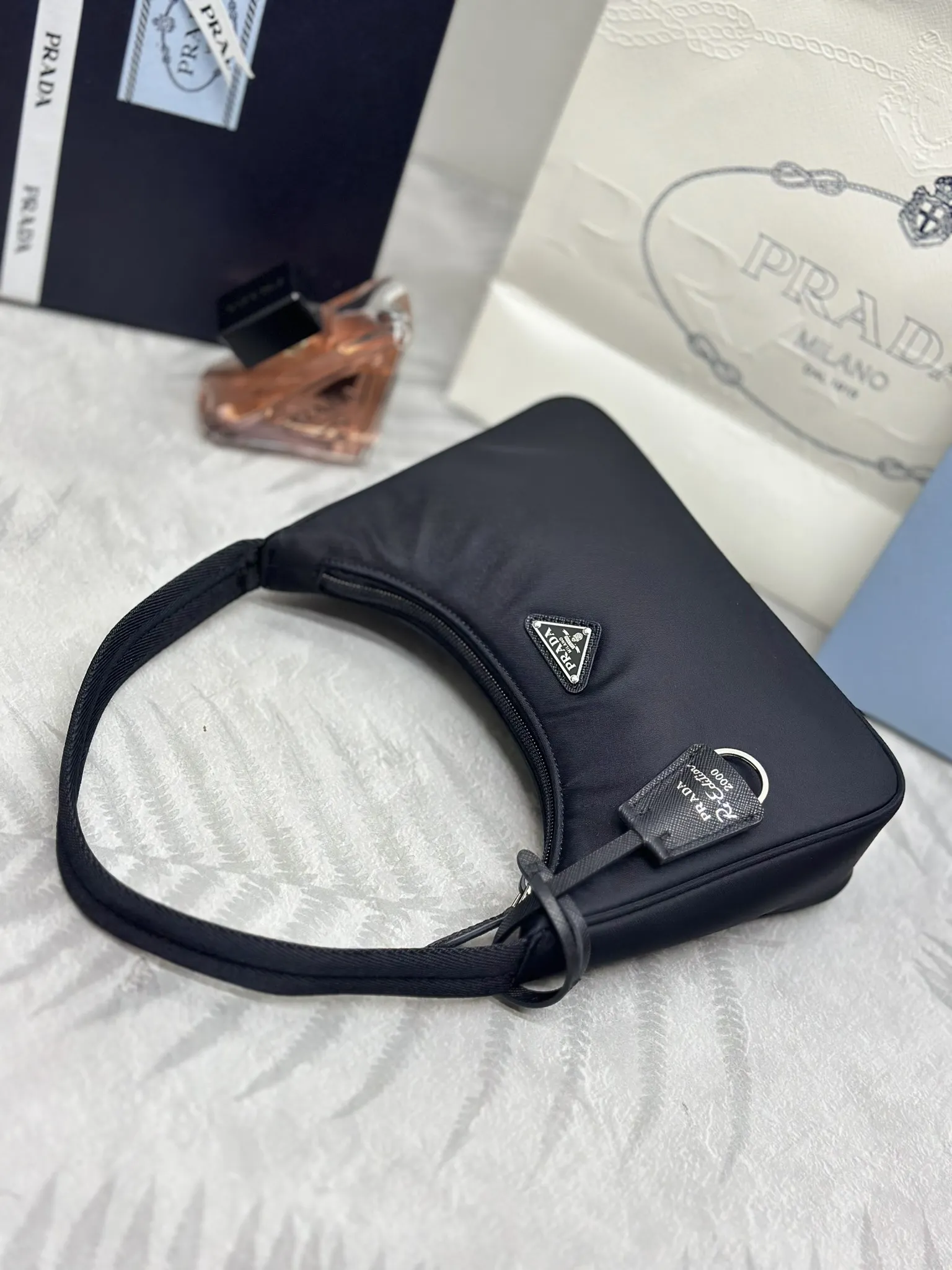 Prada Re-Edition 2000 Nylon Shoulder Bag D54011396 — view 4