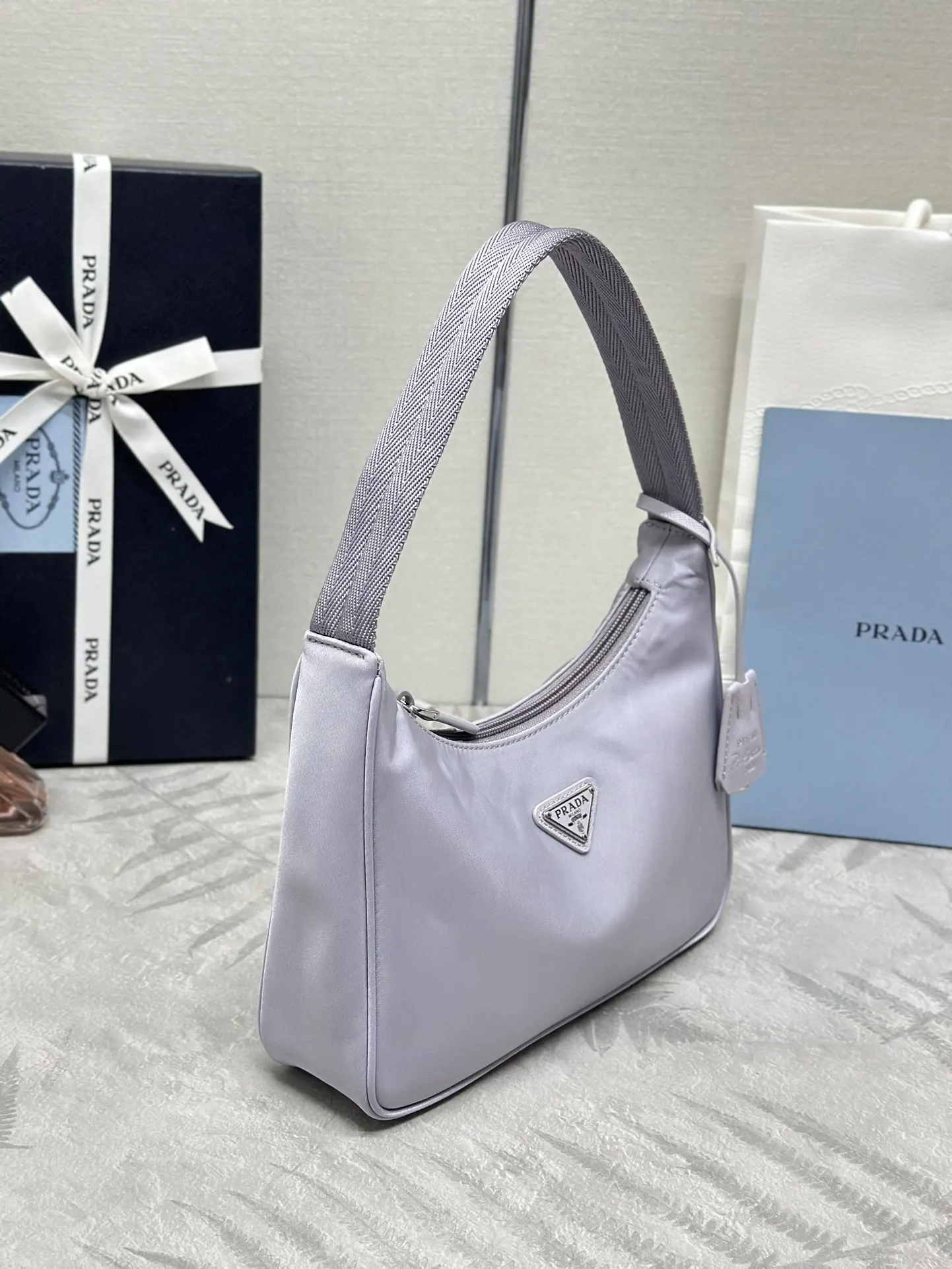 Prada Re-Edition 2000 Nylon Shoulder Bag D54011397 — view 3
