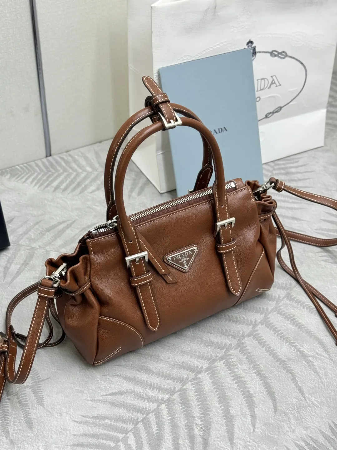 Vintage Leather Top-Handle Tote Bag D100018573 — view 3