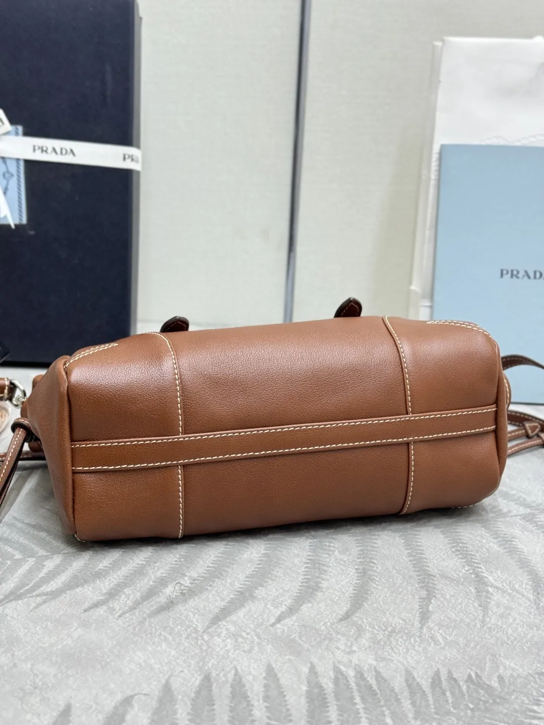 Vintage Leather Top-Handle Tote Bag D100018573 — view 6