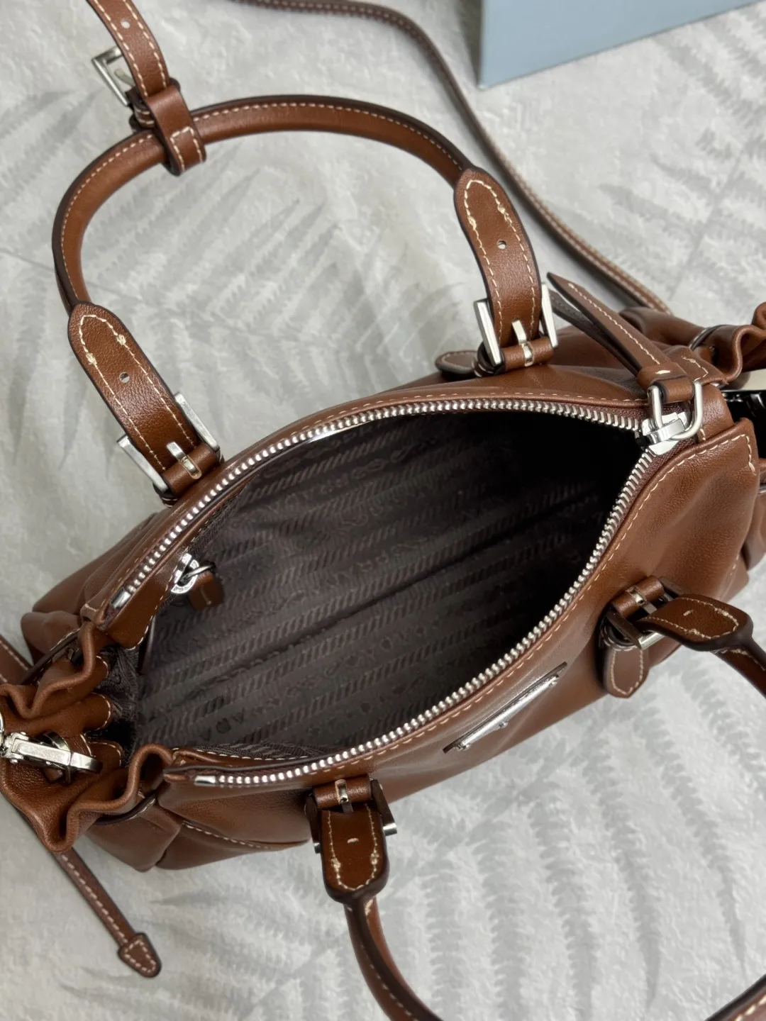 Vintage Leather Top-Handle Tote Bag D100018573 — view 8