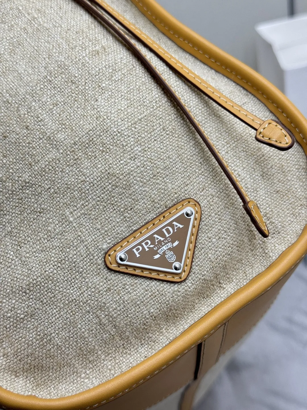 Soft Lux Linen and Leather Tote Bag D118018580 — view 6