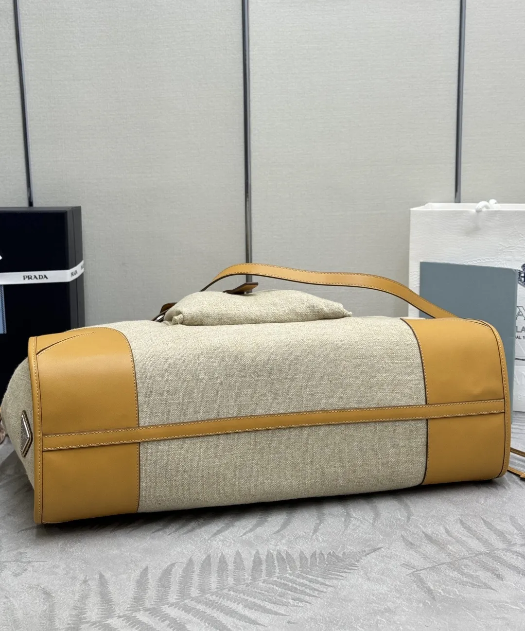 Soft Lux Linen and Leather Tote Bag D118018580 — view 7
