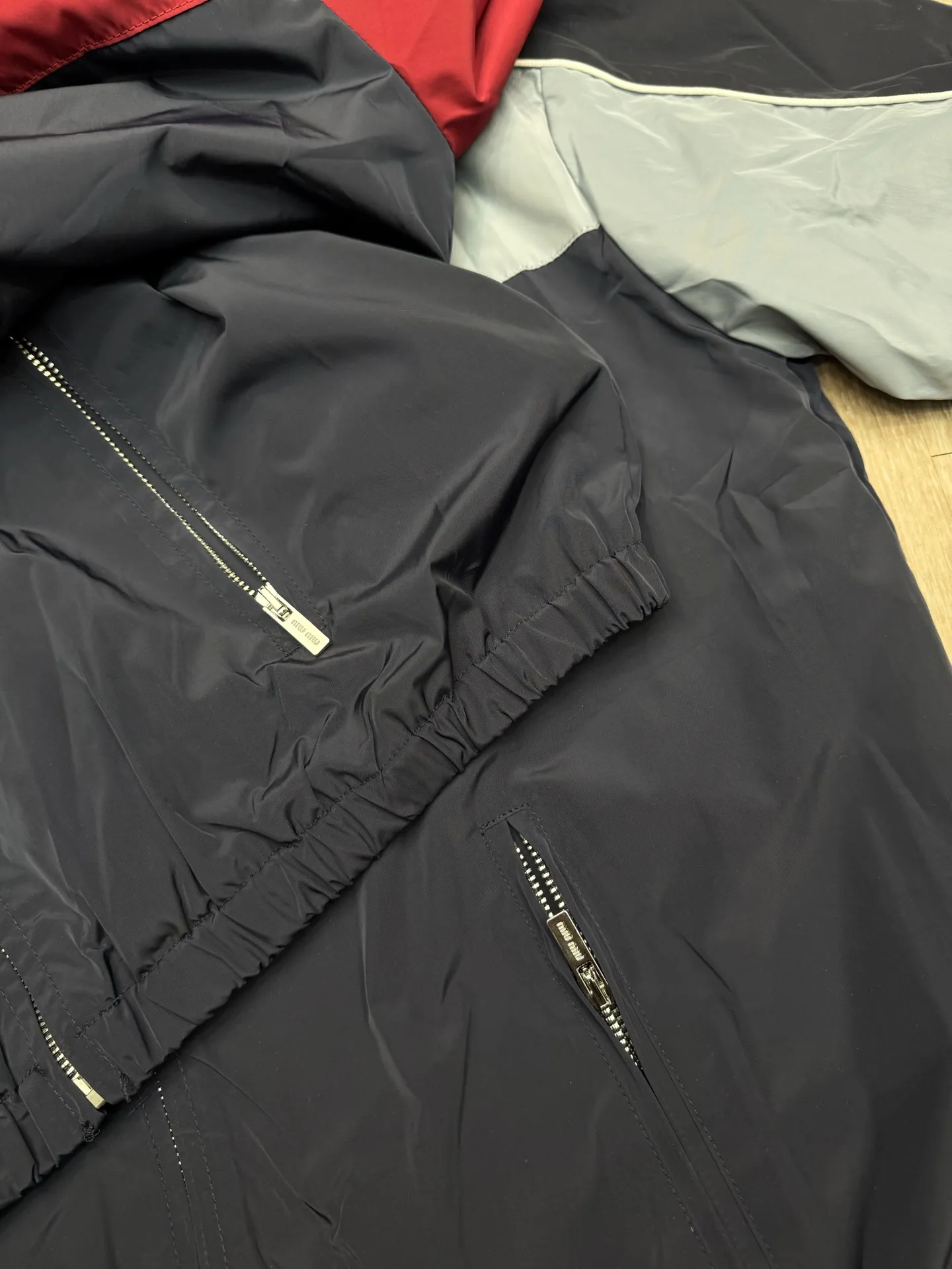 Color-Block Hooded Windbreaker Jacket D11916091 — view 3