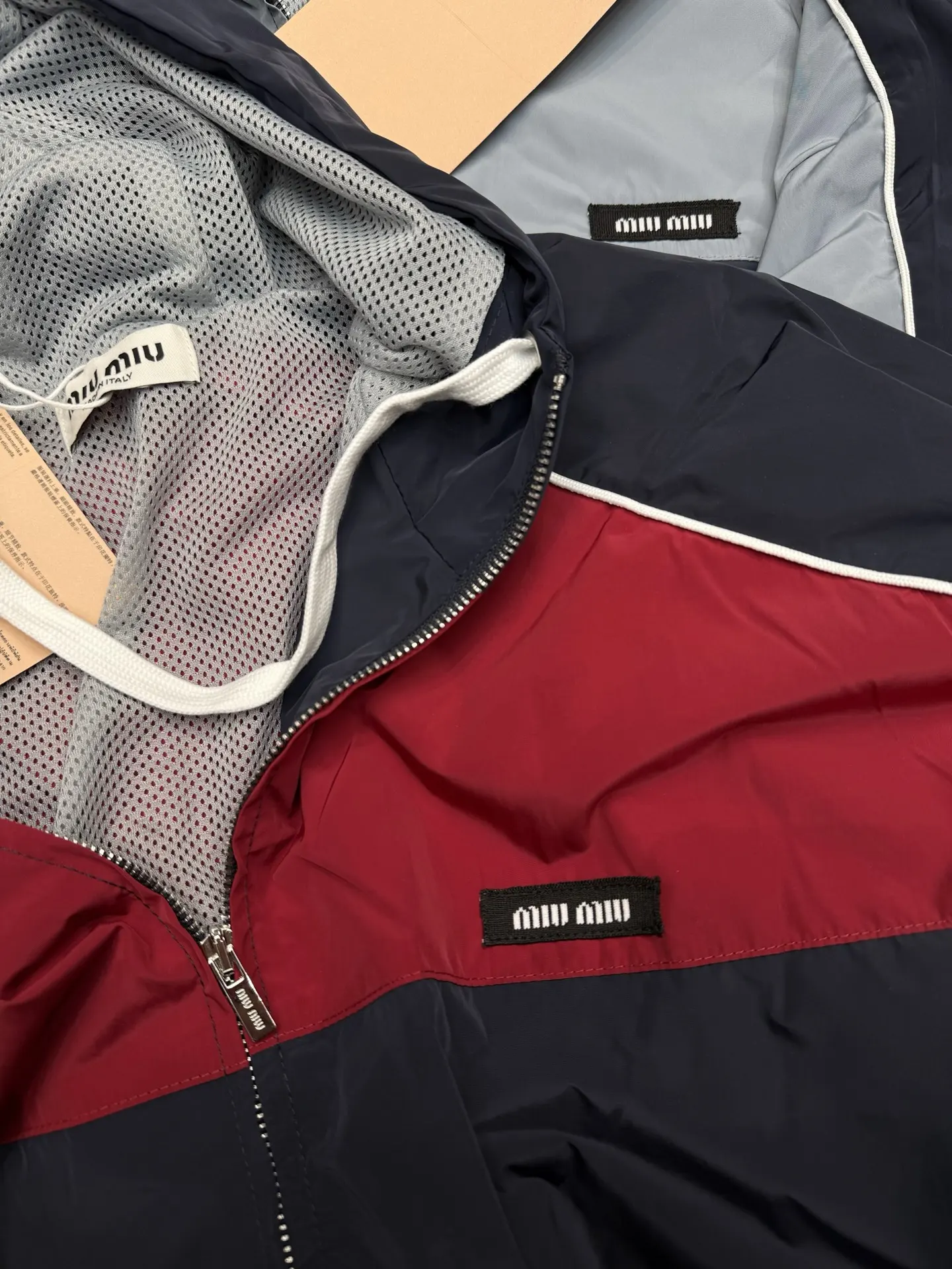 Color-Block Hooded Windbreaker Jacket D11916091 — view 4