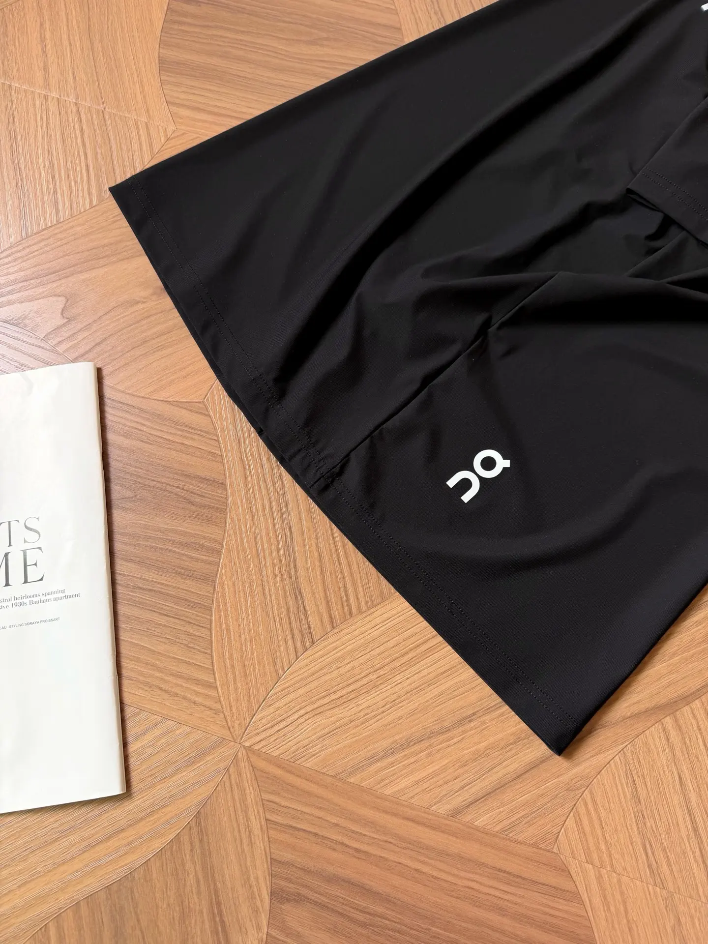 On Running Court Performance Tech T-Shirt D12013612 — view 9