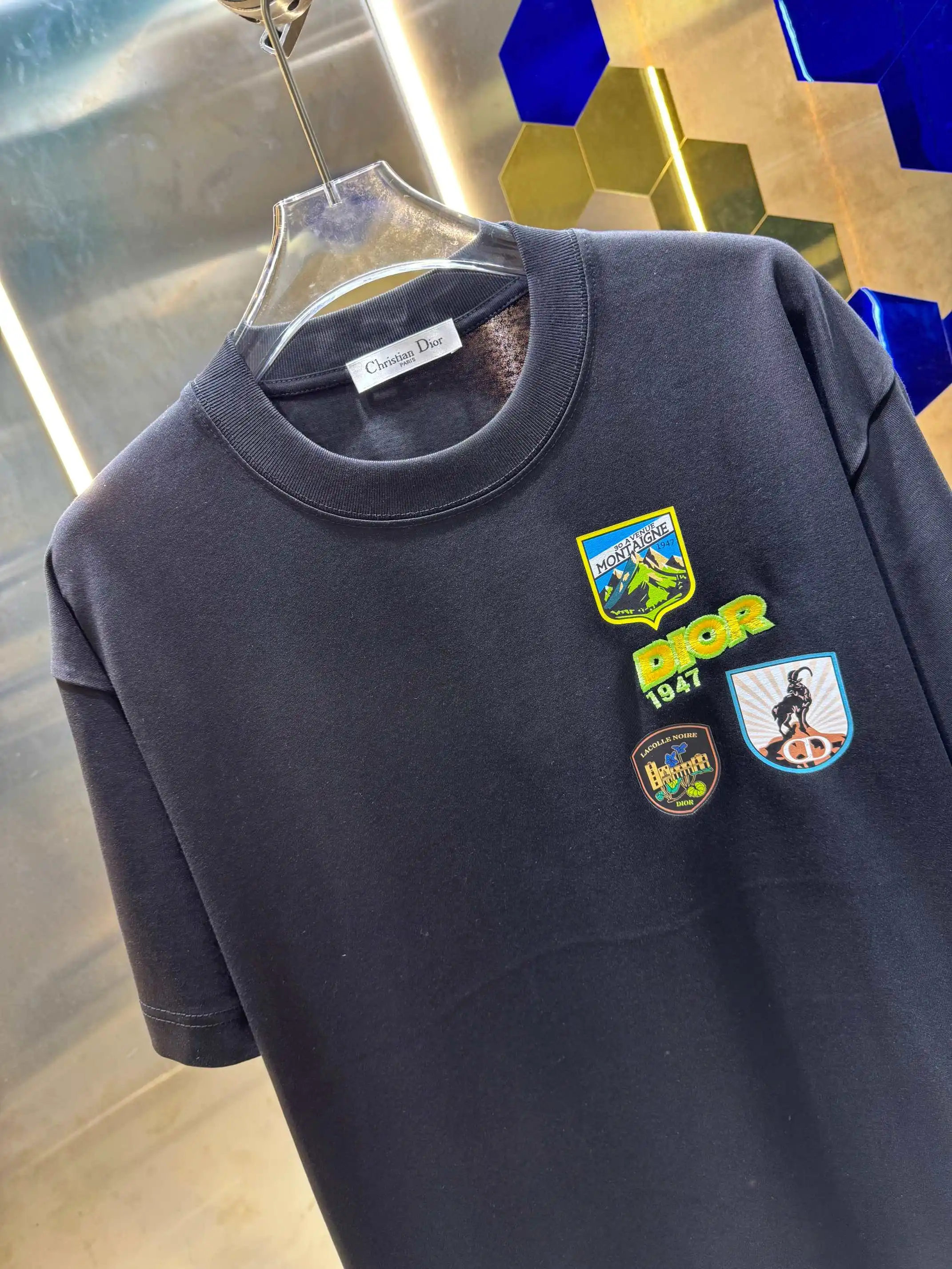 Logo Patch Embroidered Cotton T-Shirt D13513393 — view 2
