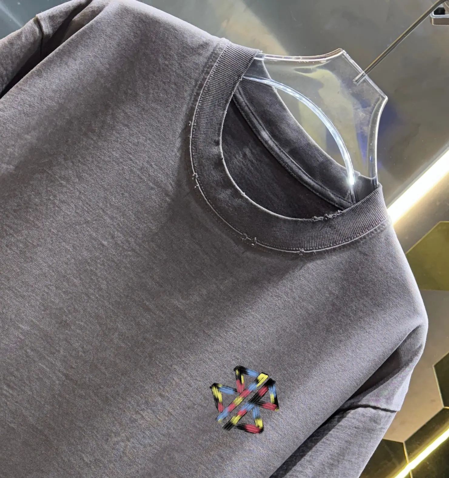 Logo Embroidered Distressed Cotton T-Shirt D14013416 — view 2