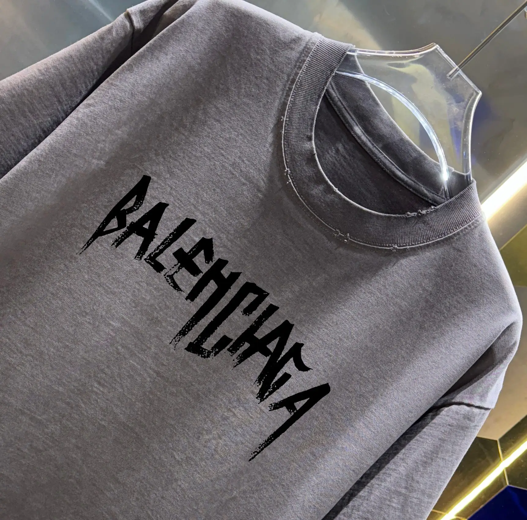 Logo Print Distressed Cotton T-Shirt D14013420 — view 2