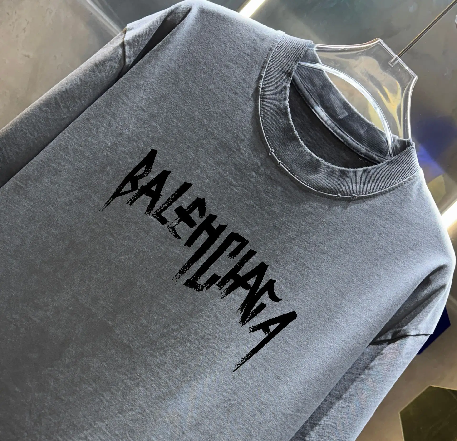 Logo Print Distressed Cotton T-Shirt D14013419 — view 2