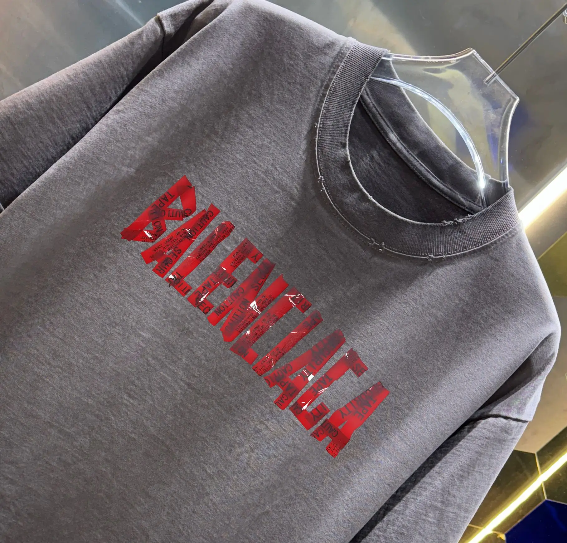 Logo Tape Distressed Cotton T-Shirt D14013412 — view 2