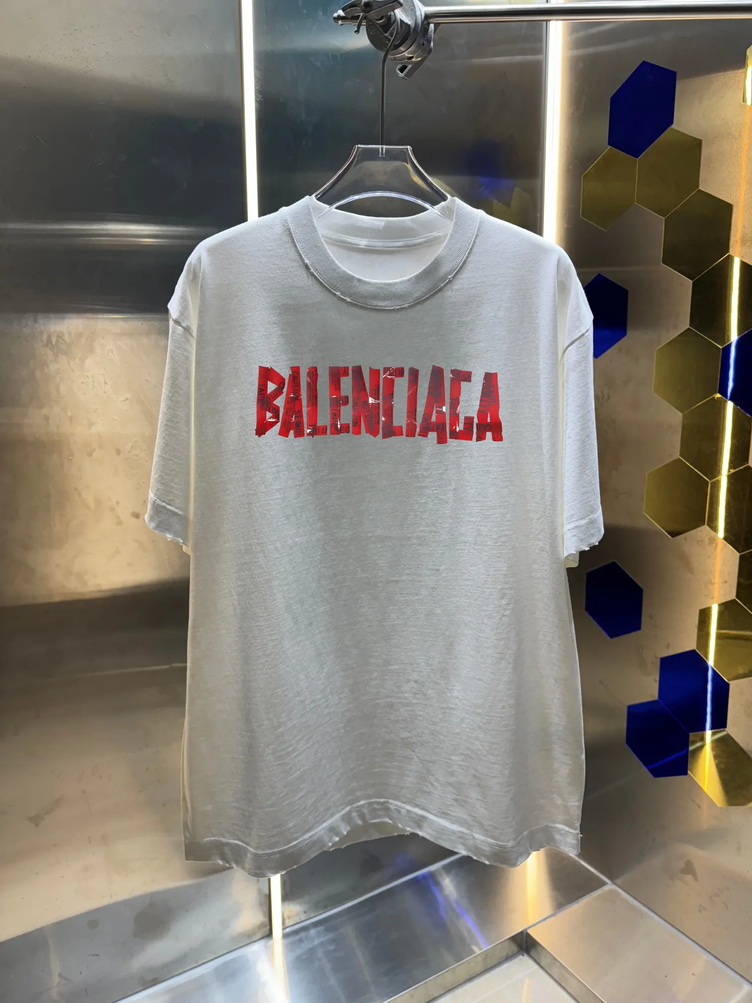 Logo Print Distressed Cotton T-Shirt D14013409