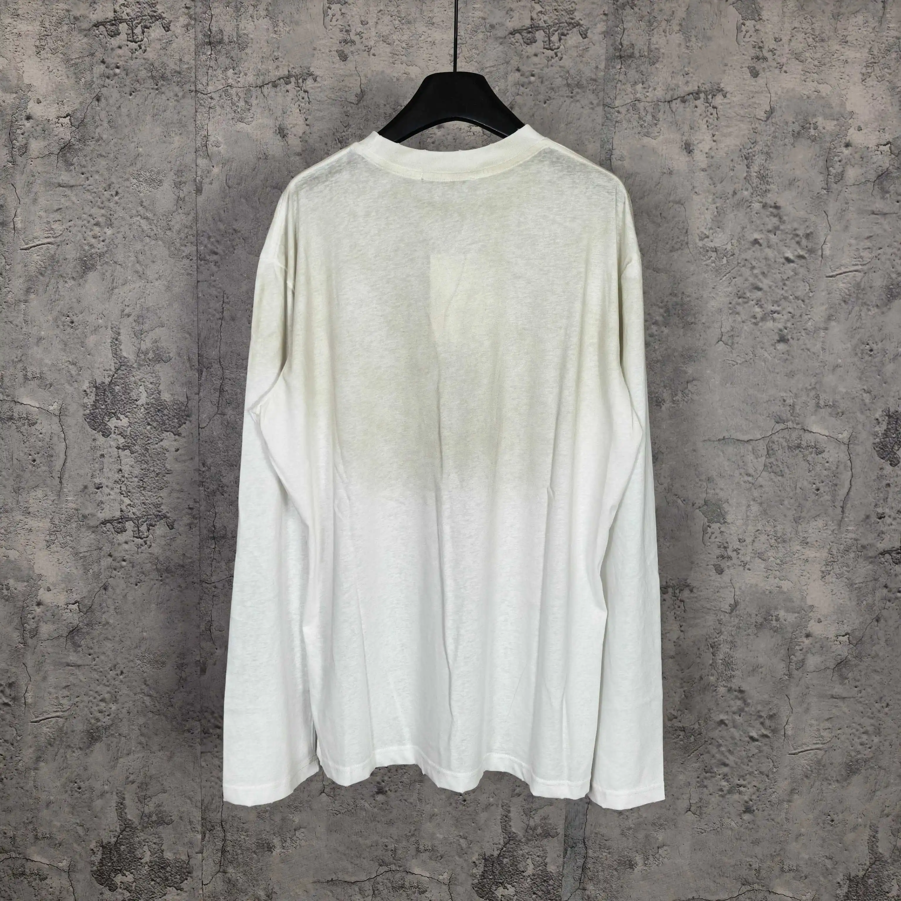 1996 Logo Distressed Long-Sleeve T-Shirt D14024567 — view 2