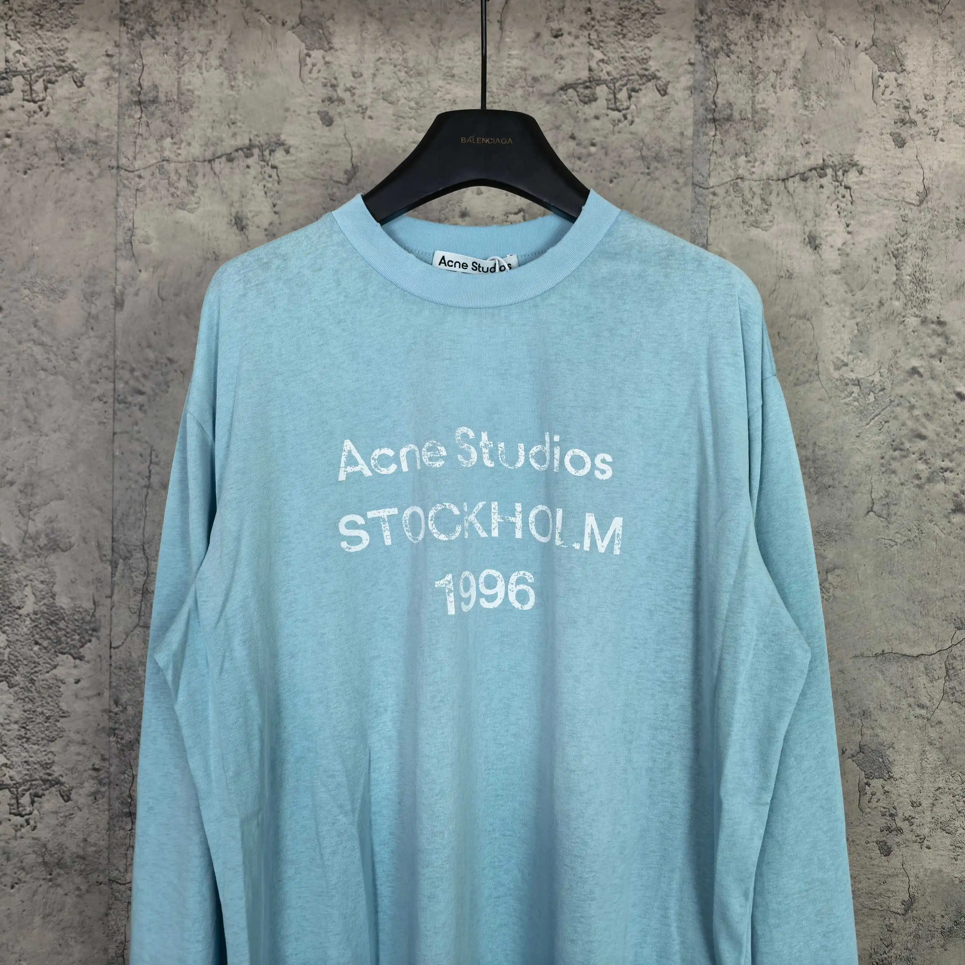 1996 Logo Distressed Long-Sleeve T-Shirt D14024565 — view 3