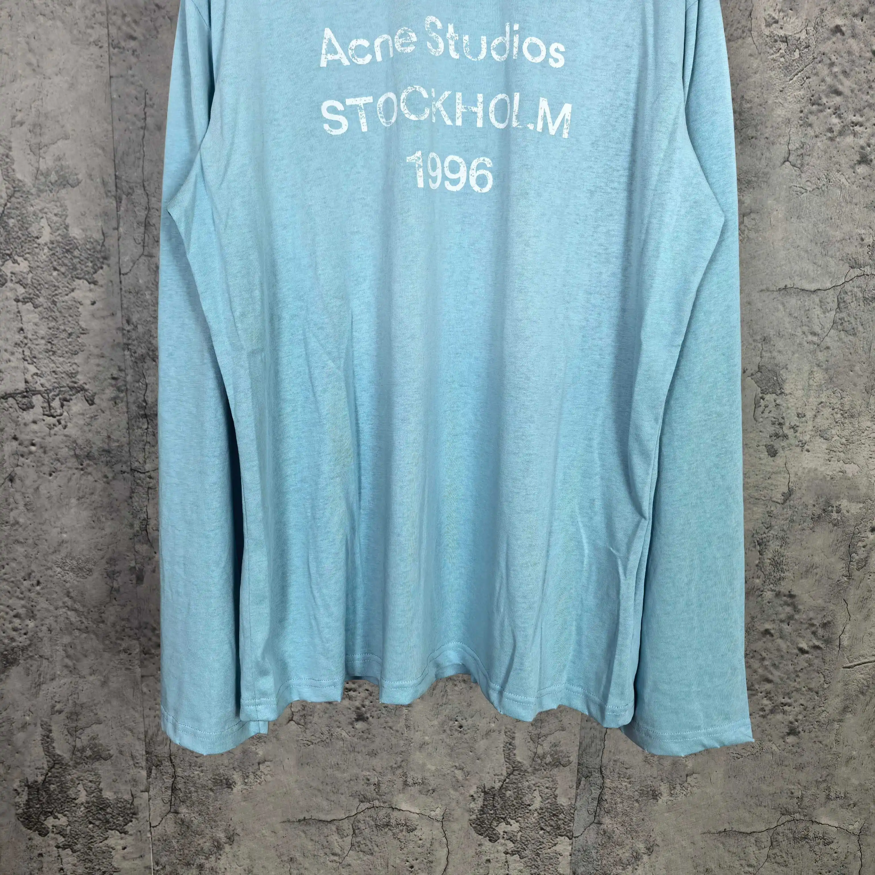 1996 Logo Distressed Long-Sleeve T-Shirt D14024565 — view 10