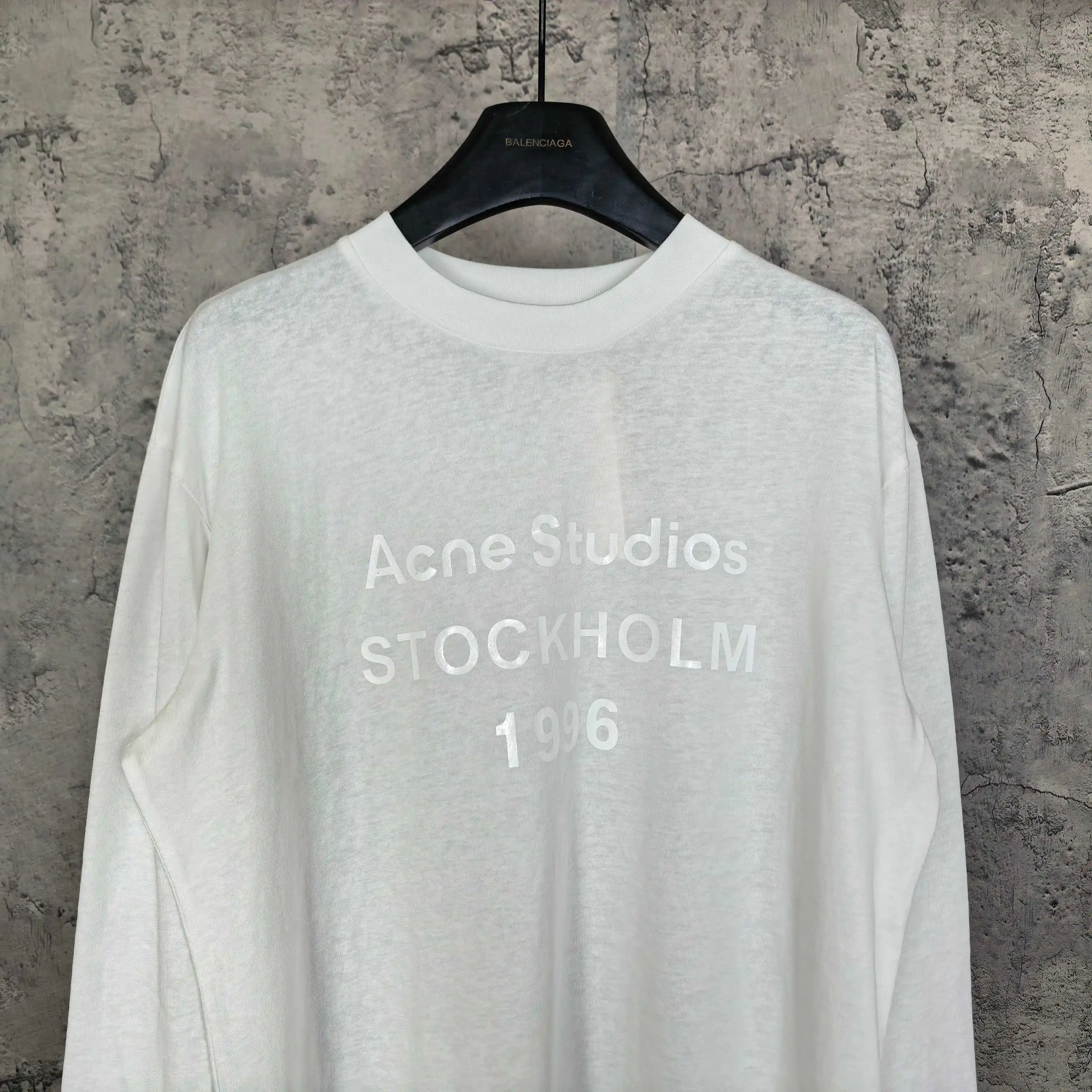 1996 Logo Long-Sleeve T-Shirt D14024556 — view 3
