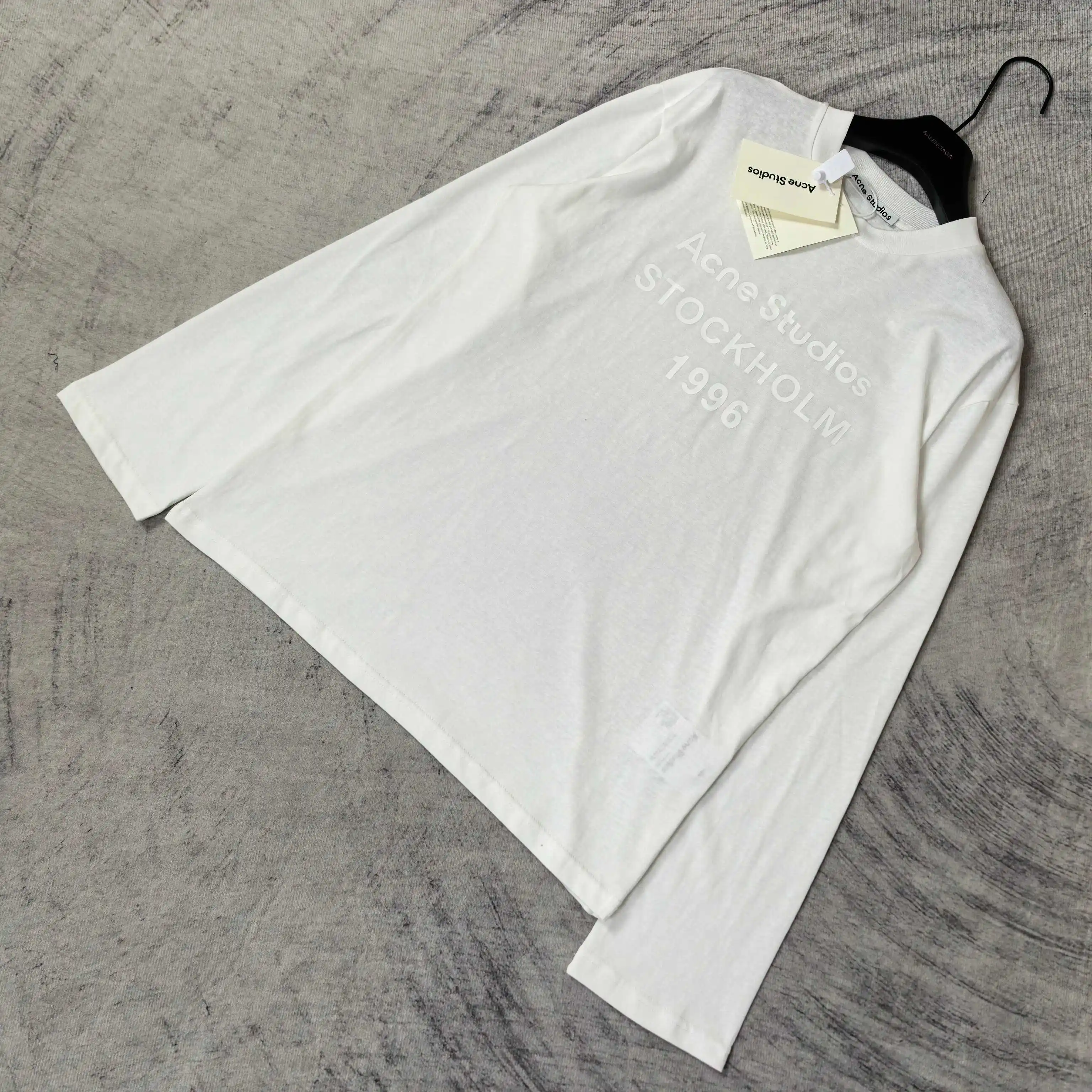 1996 Logo Long-Sleeve T-Shirt D14024556 — view 4