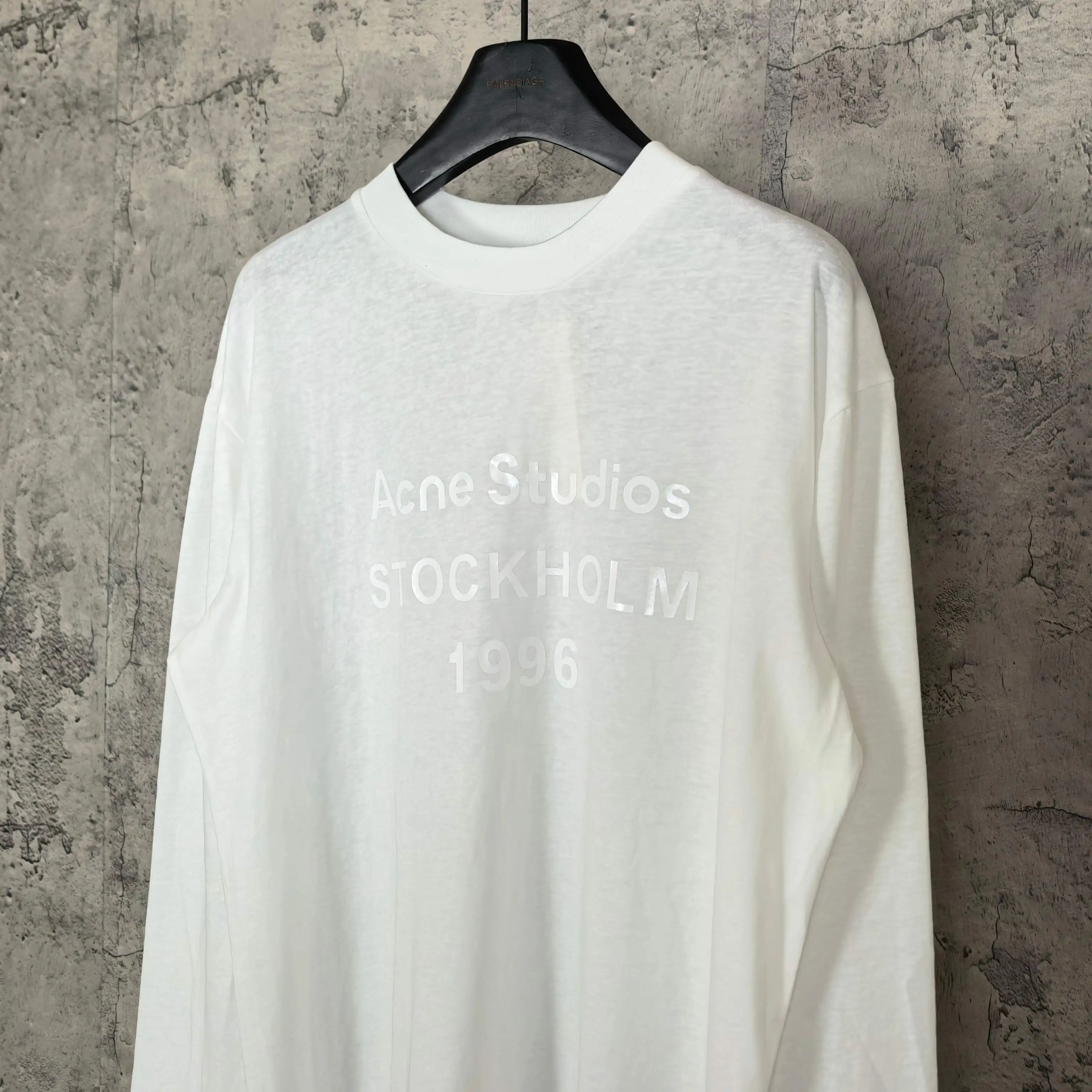 1996 Logo Long-Sleeve T-Shirt D14024556 — view 9