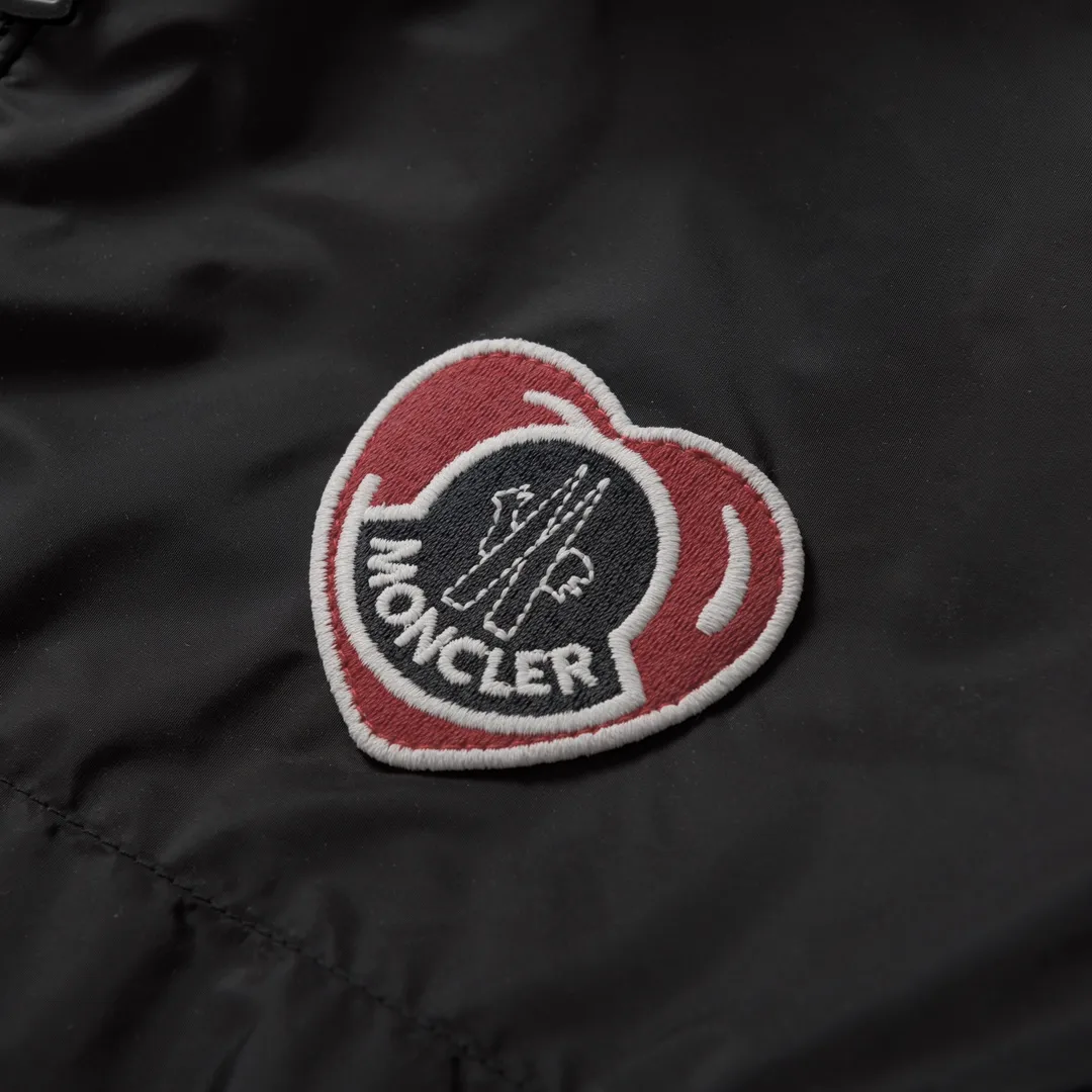 Moncoeur Heart Logo Hooded Nylon Jacket D14521660 — view 3