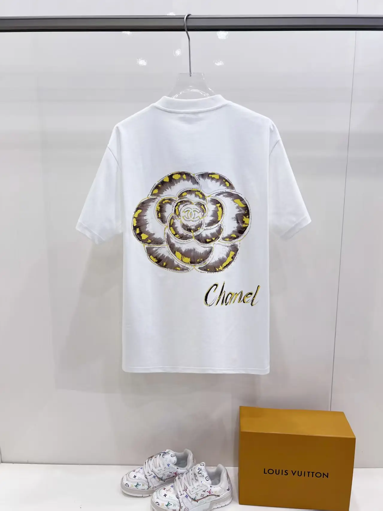 Camellia Graphic Print Cotton T-Shirt D14521442