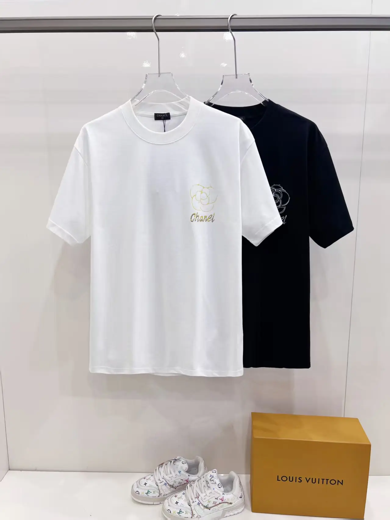 Camellia Graphic Print Cotton T-Shirt D14521442 — view 8