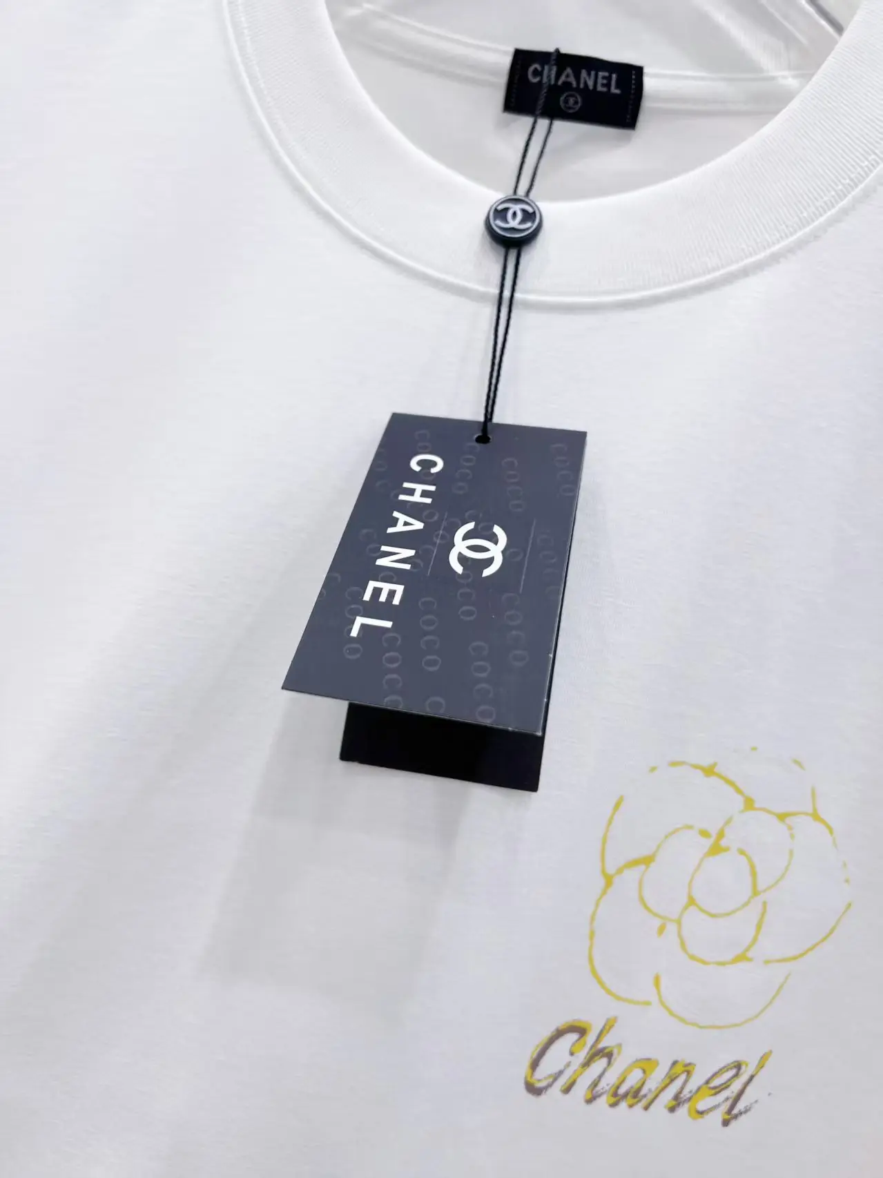 Camellia Graphic Print Cotton T-Shirt D14521442 — view 9