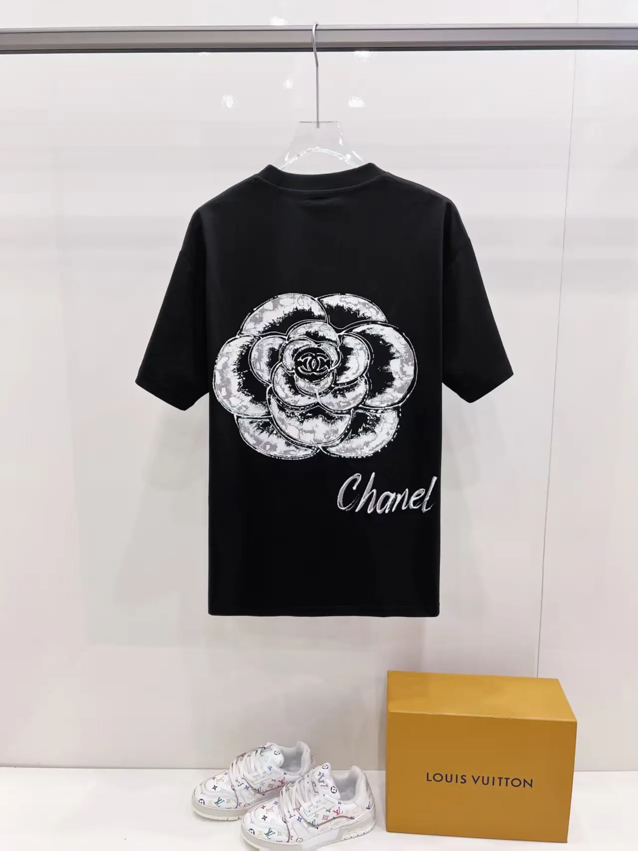 Camellia Graphic Print Cotton T-Shirt D14521443