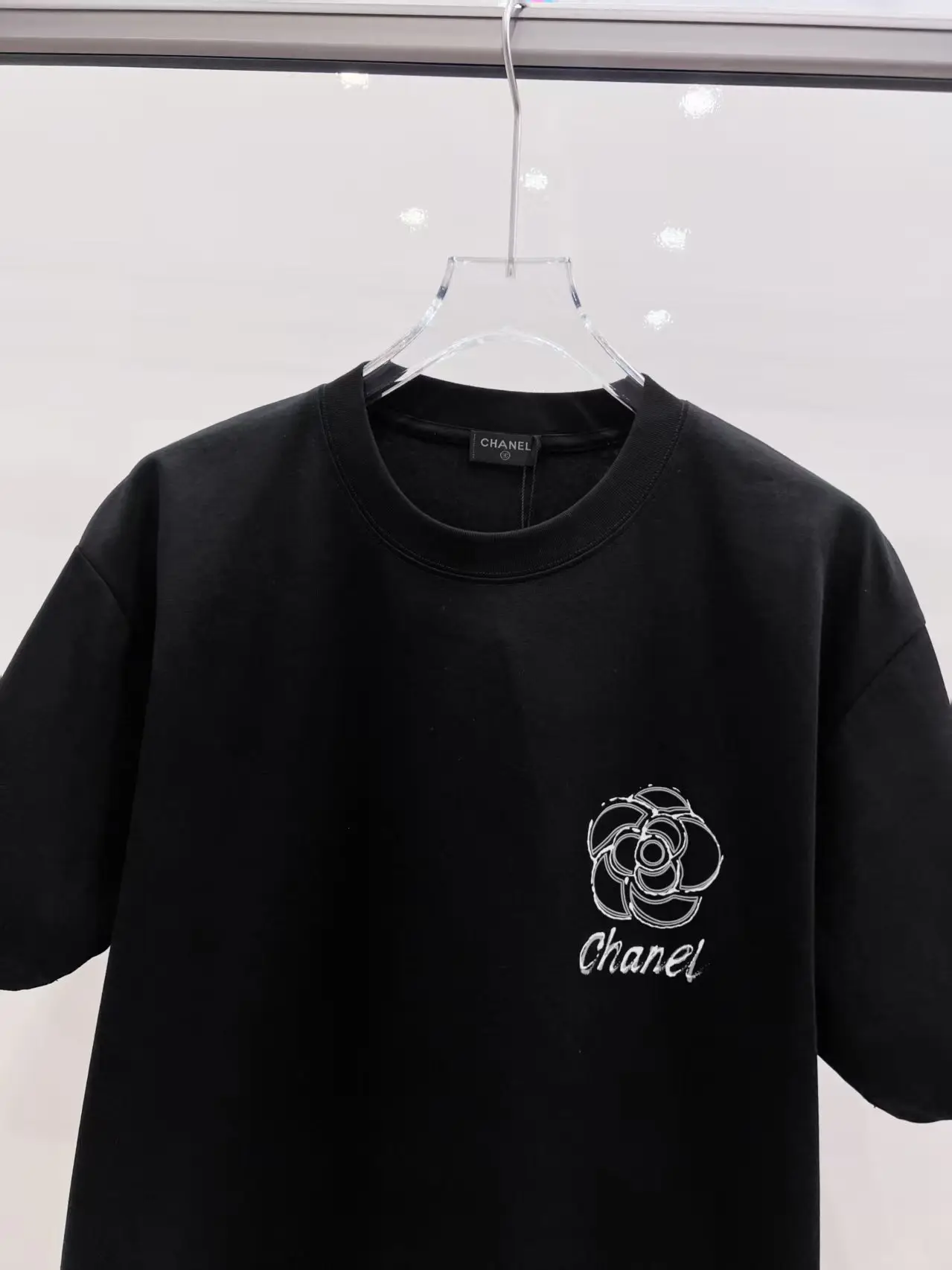 Camellia Graphic Print Cotton T-Shirt D14521443 — view 3