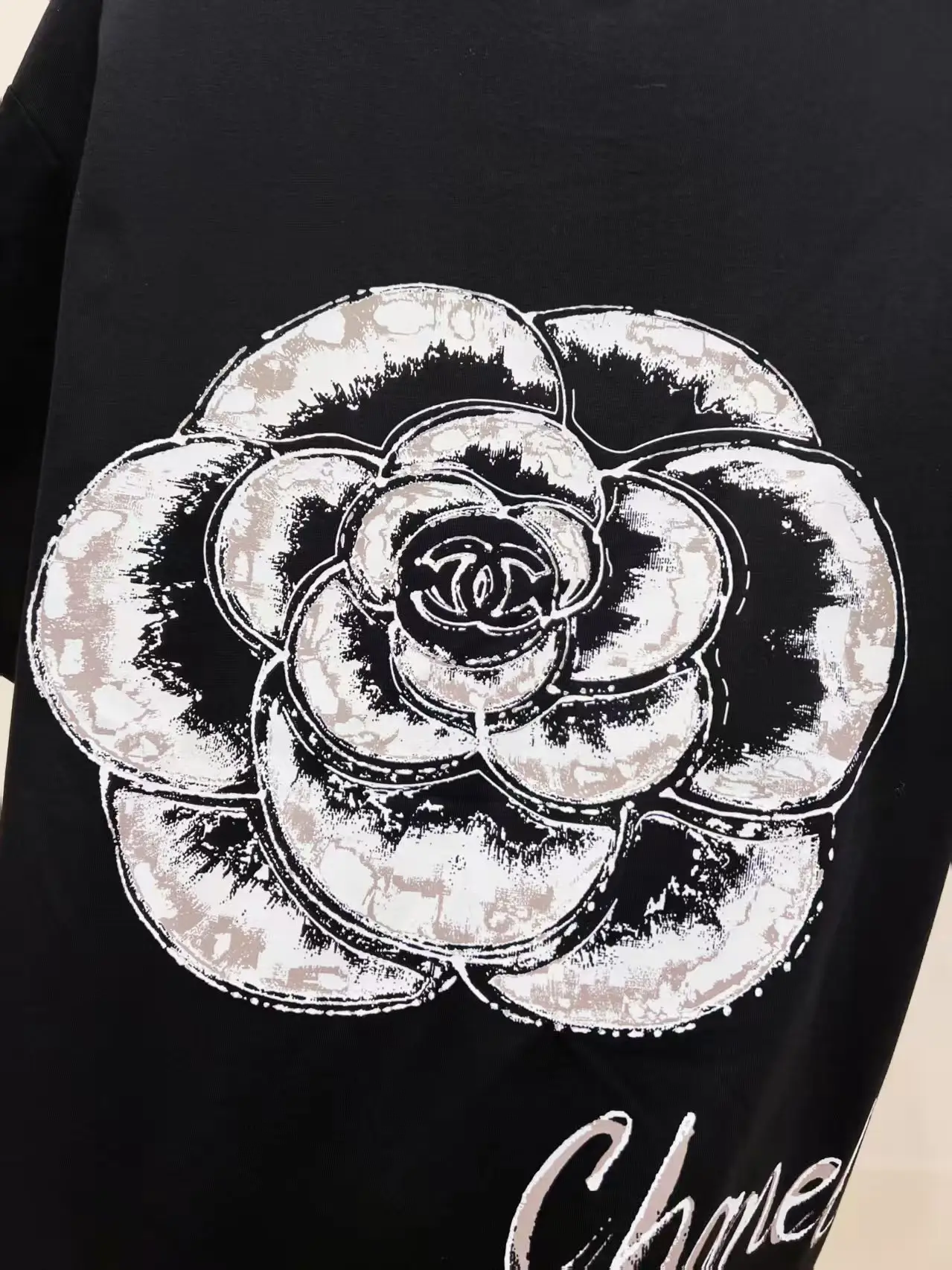 Camellia Graphic Print Cotton T-Shirt D14521443 — view 5