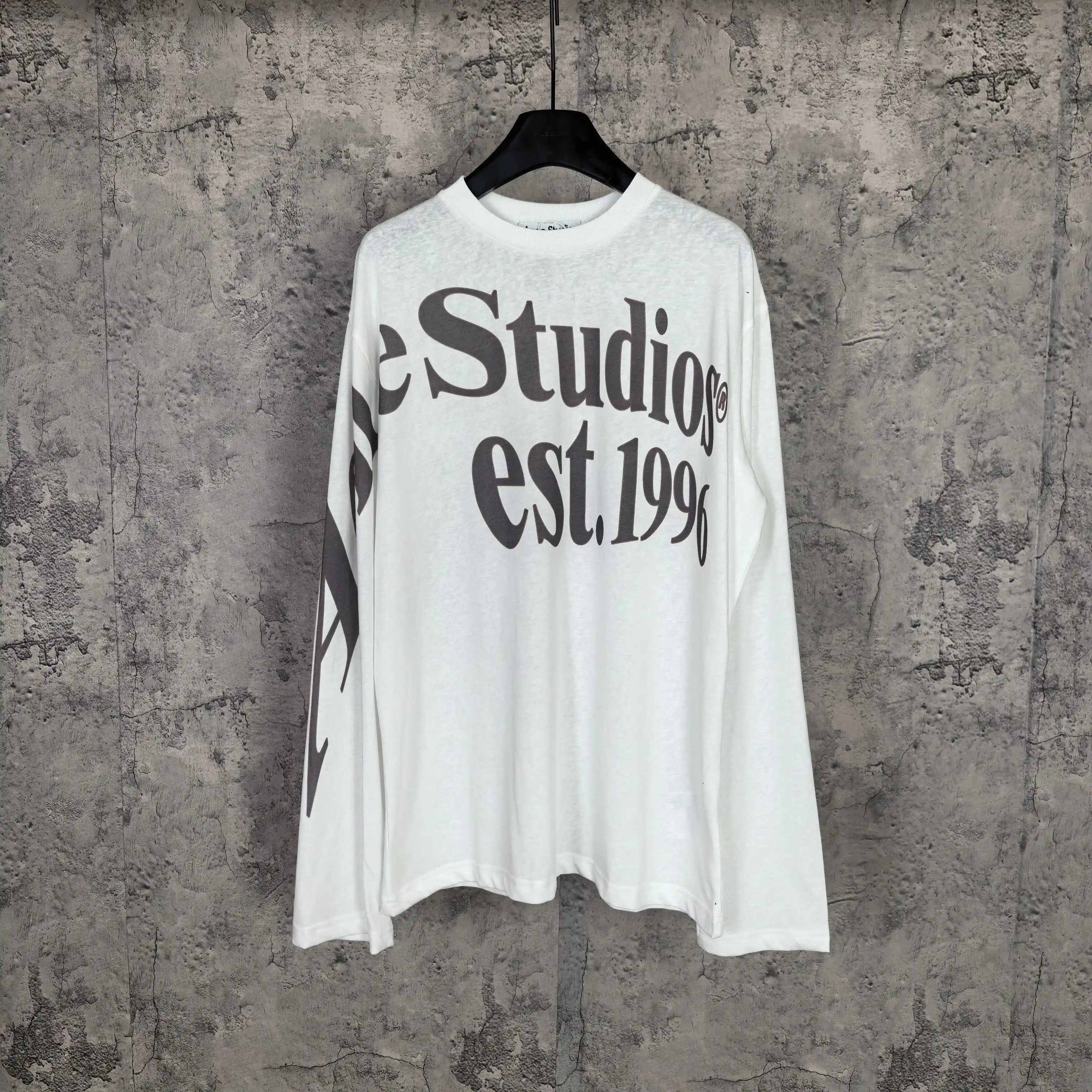 Logo Print Long-Sleeve T-Shirt D14524528