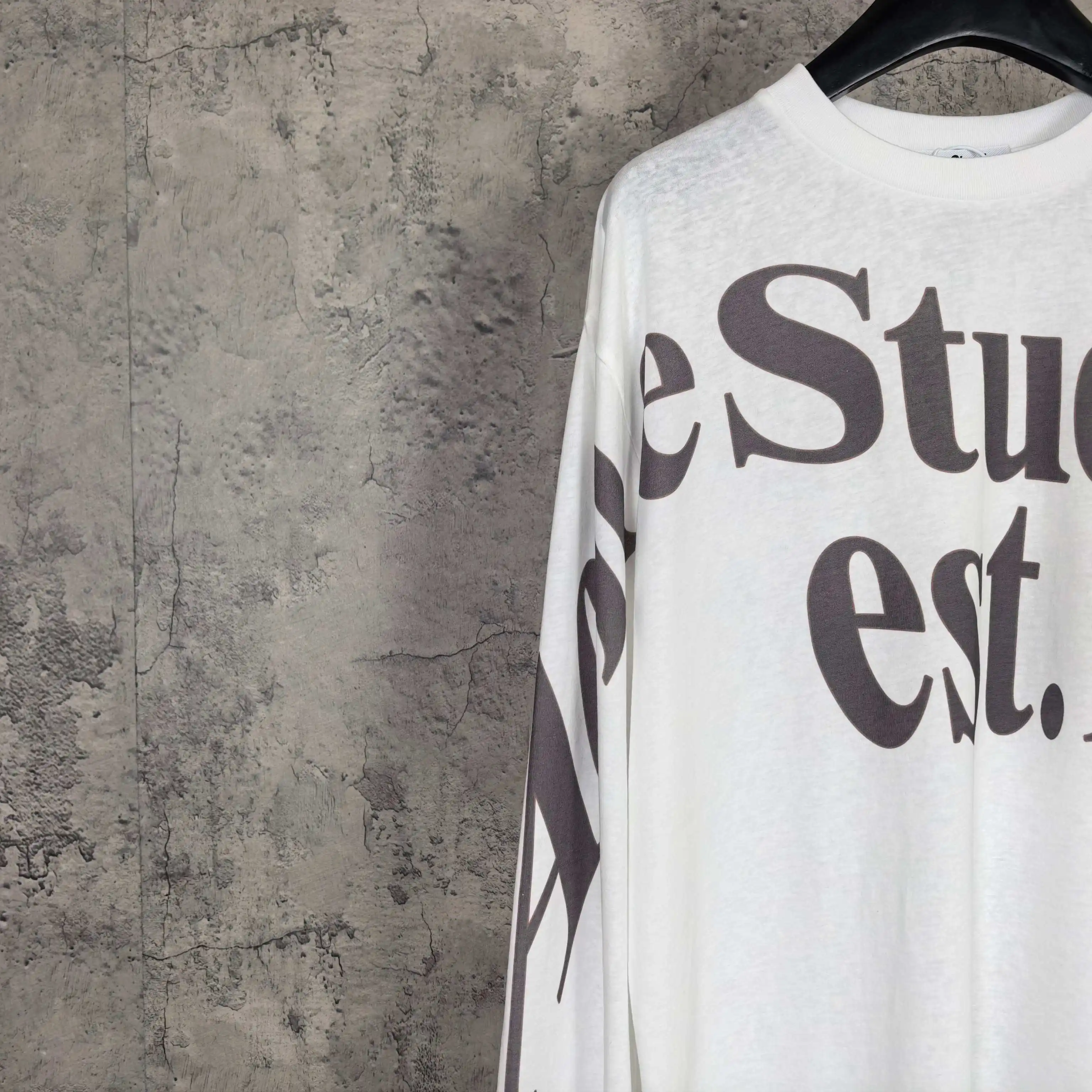 Logo Print Long-Sleeve T-Shirt D14524528 — view 8