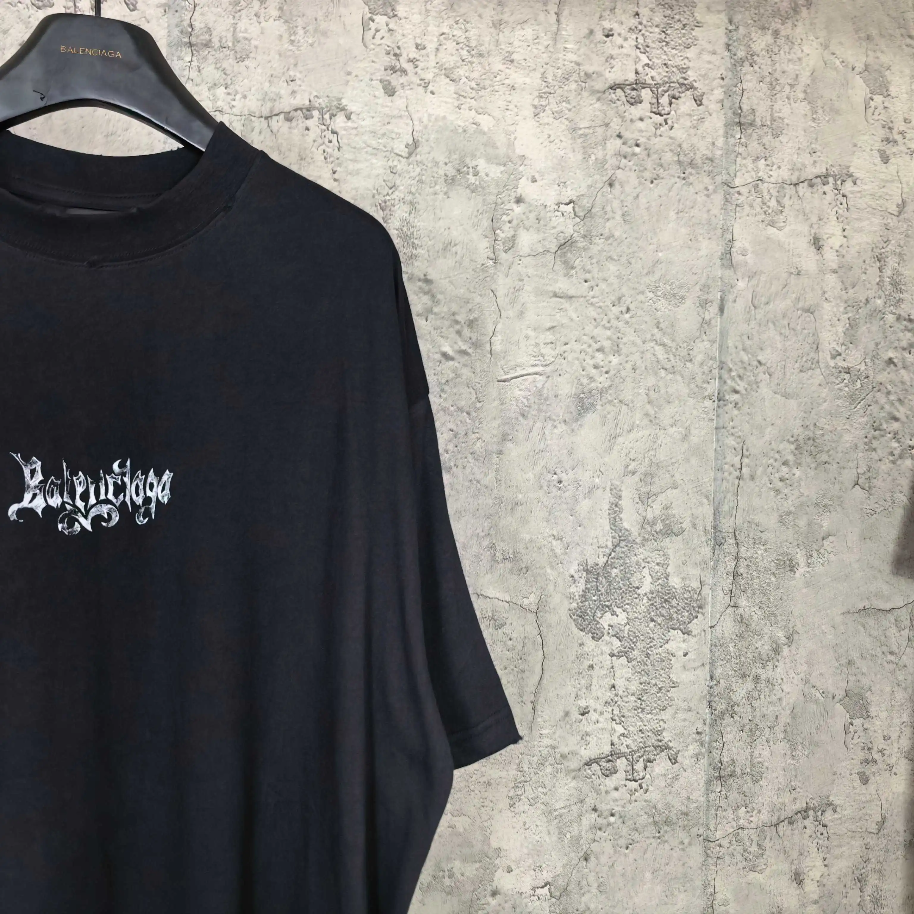 Gothic Logo Print Oversized T-Shirt D14524475 — view 11